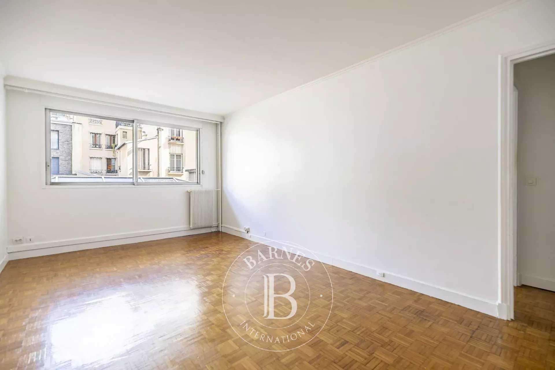 Paris  - Appartement 2 Pi&egrave;ces, 1 Chambre