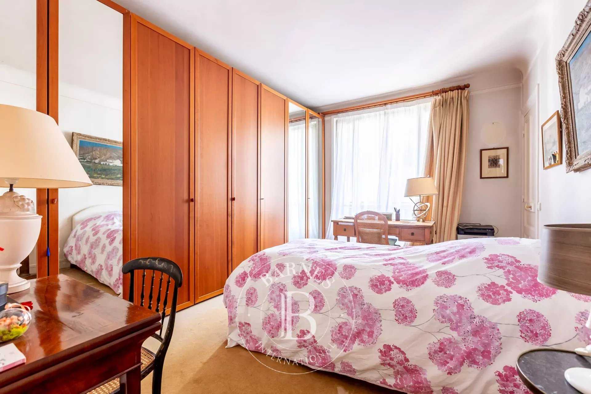 Paris  - Piso 5 Cuartos 3 Habitaciones