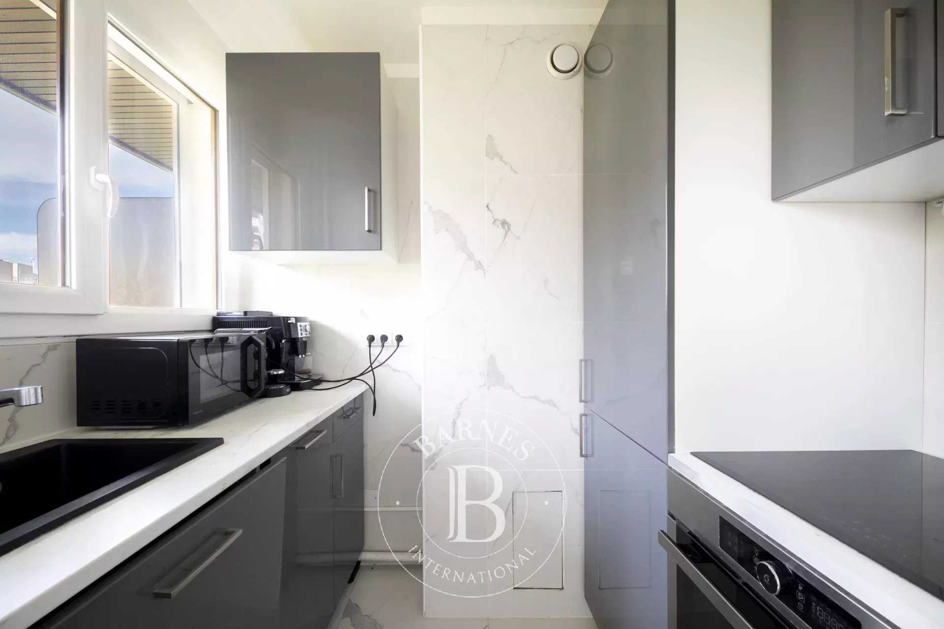 Paris  - Appartement 1 Pièce, 1 Chambre