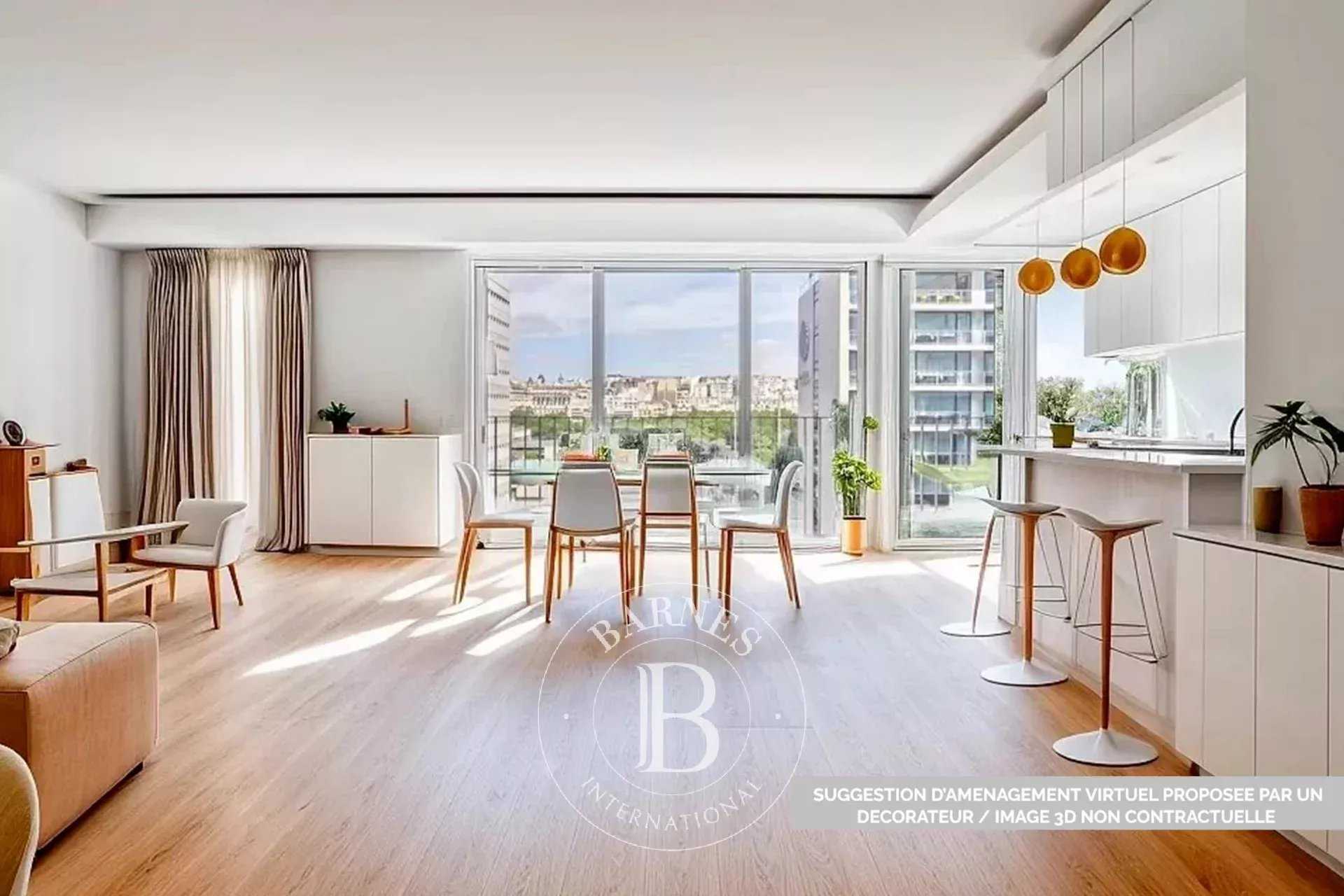 Paris  - Appartement 4 Pièces 2 Chambres