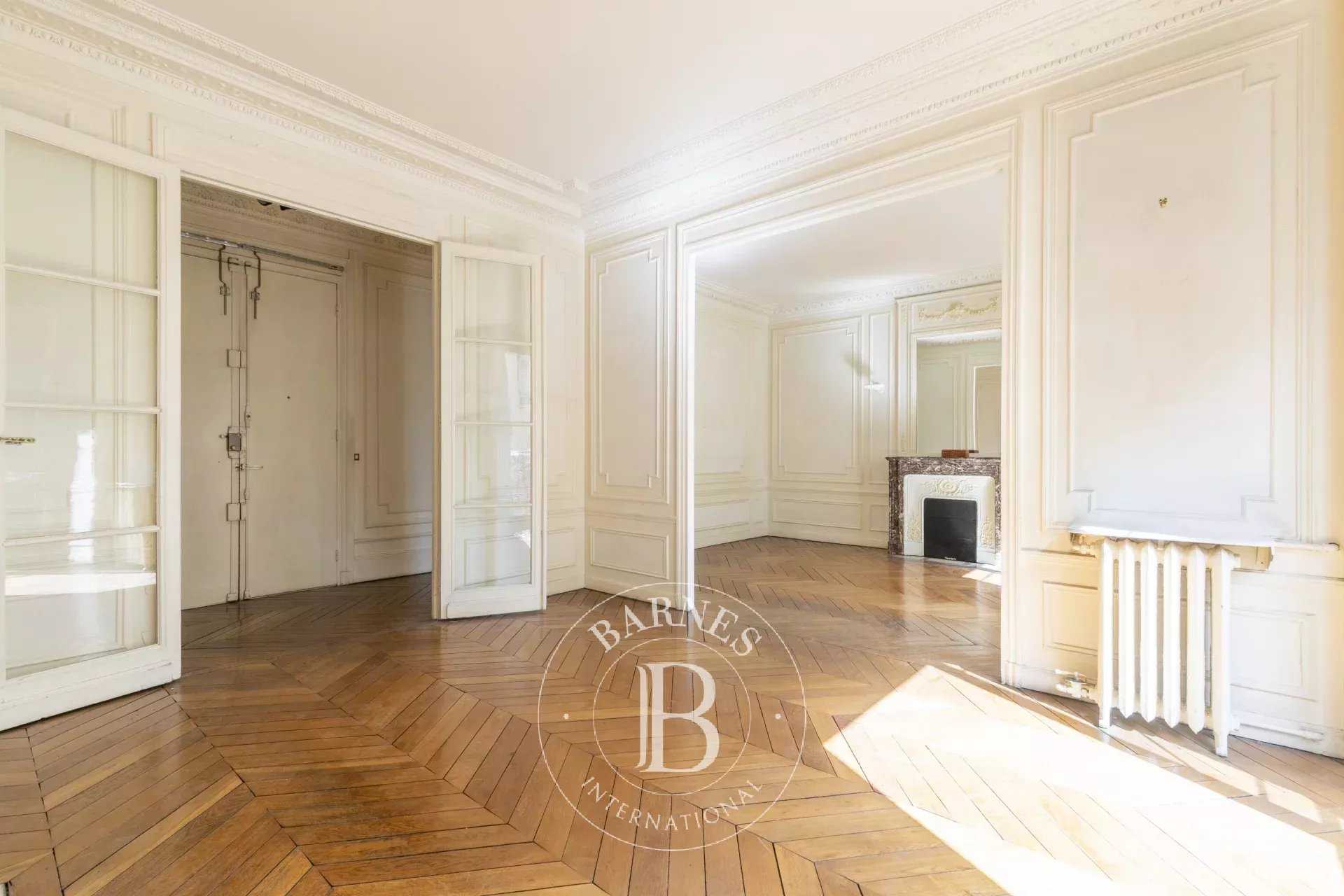 Paris  - Appartement 4 Pièces 2 Chambres