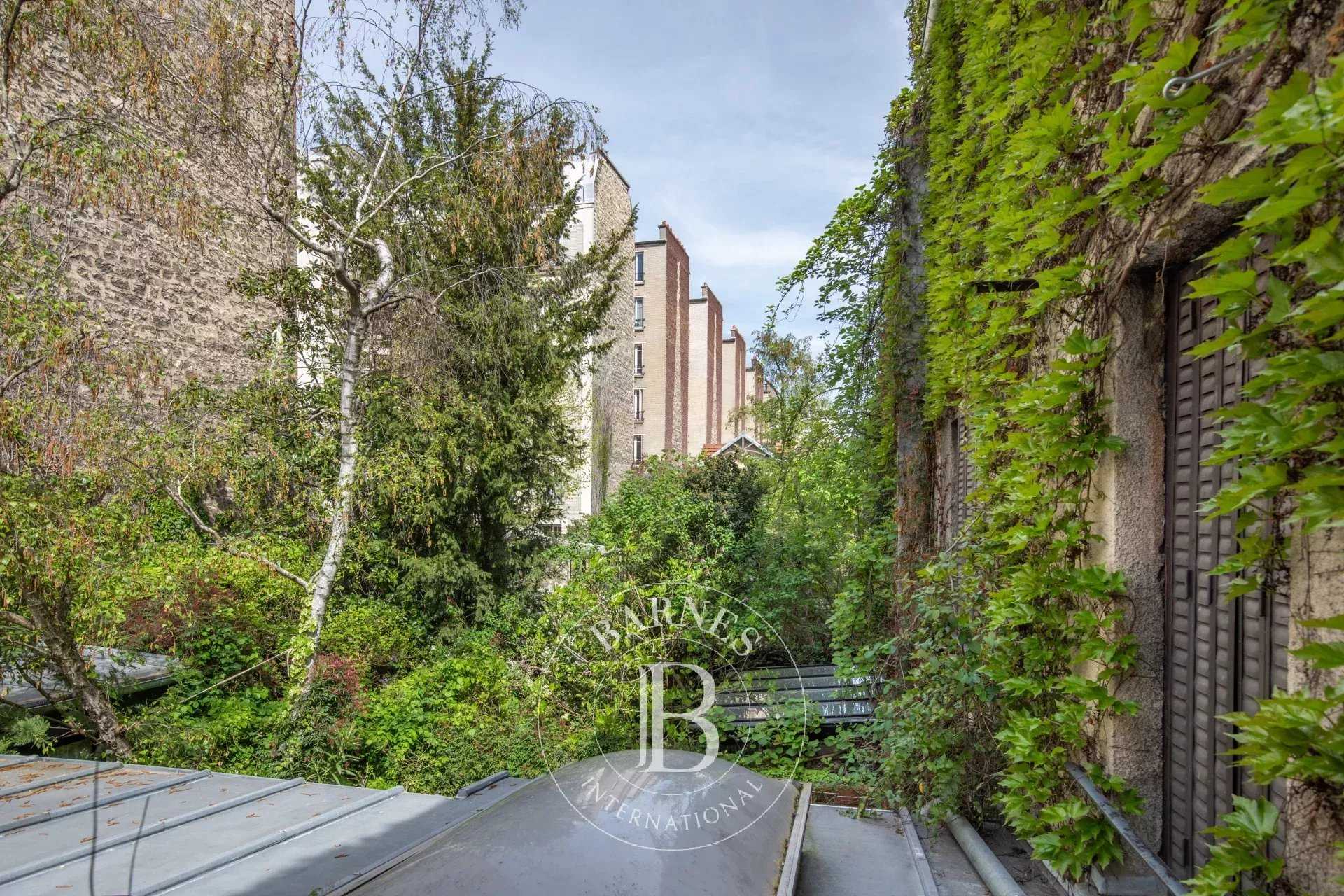 Paris  - House 6 Bedrooms