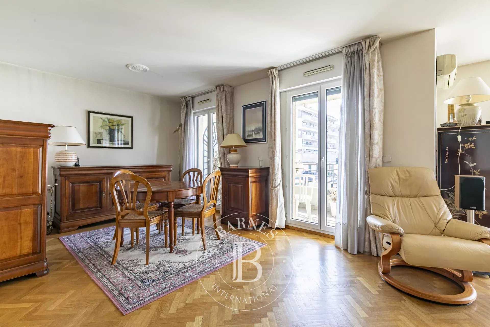 Paris  - Apartment 3 Bedrooms