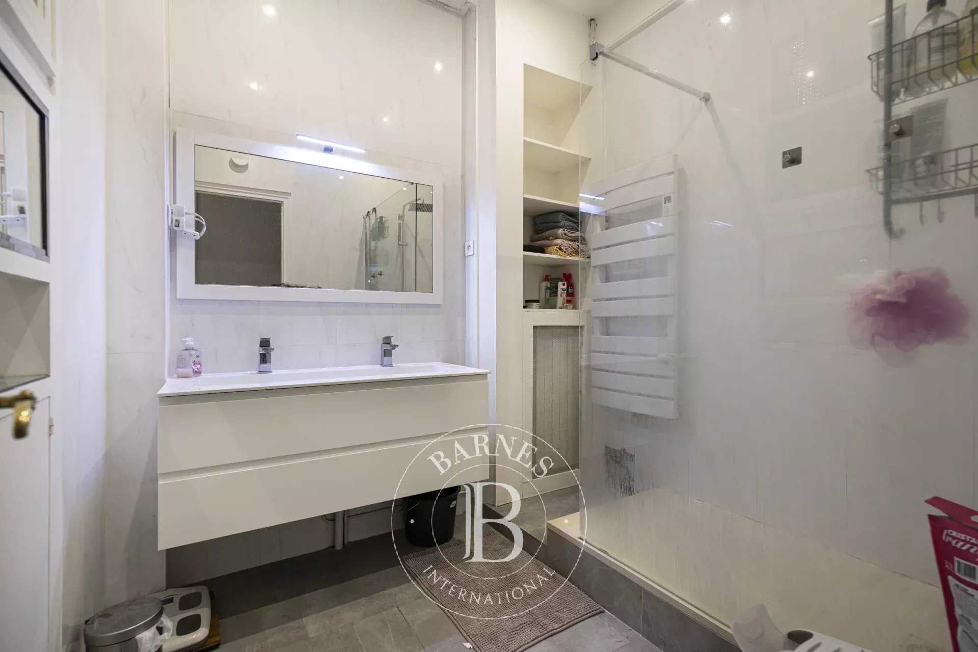 Paris  - Apartment 3 Bedrooms