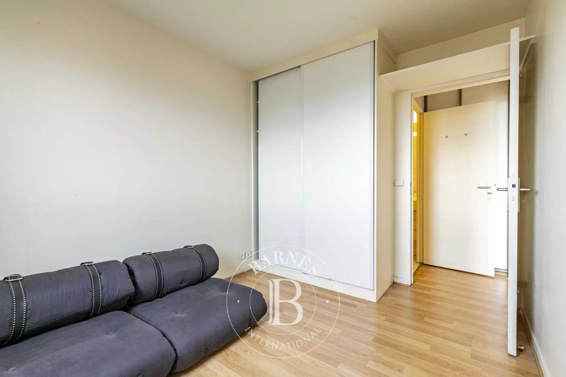 Paris  - Appartement 2 Pièces, 1 Chambre