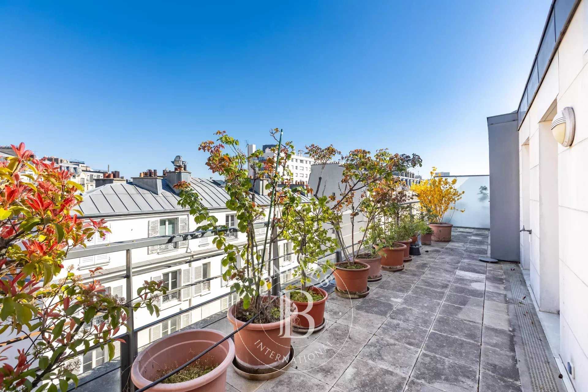 Paris  - Appartement 6 Pi&egrave;ces 4 Chambres