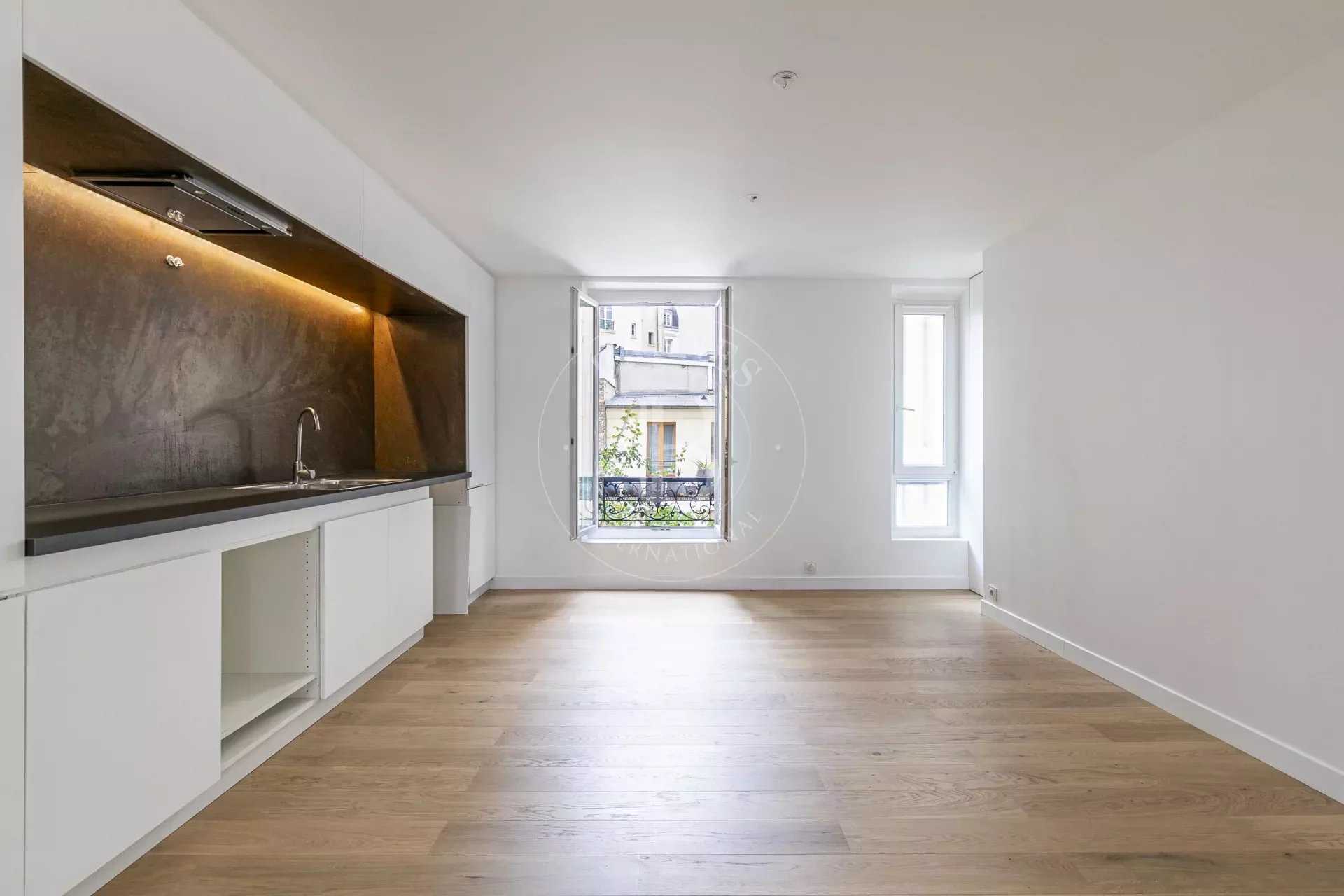 Paris  - Appartement 4 Pièces 3 Chambres