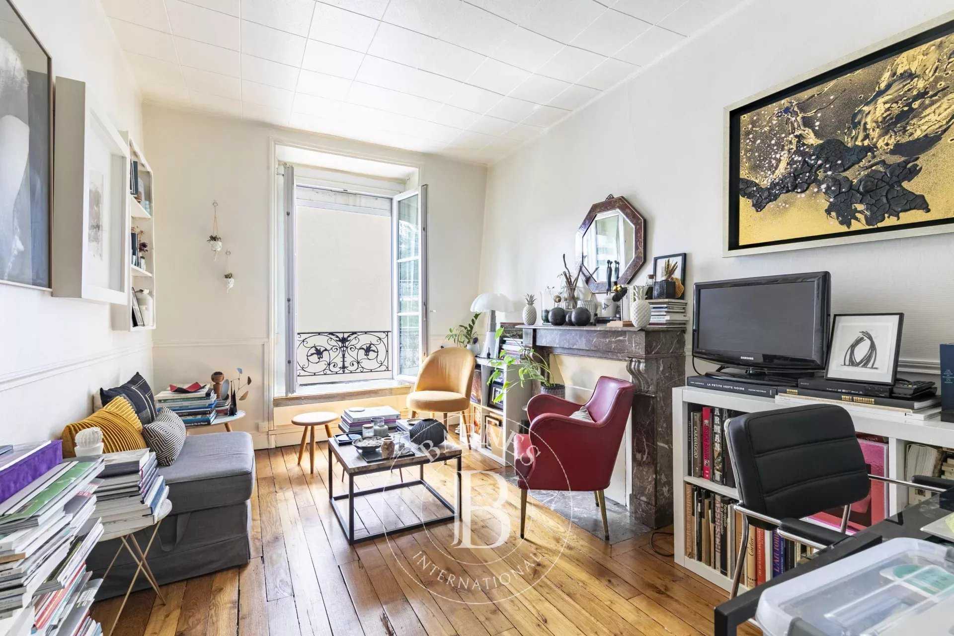 Paris  - Appartement 2 Pièces, 1 Chambre