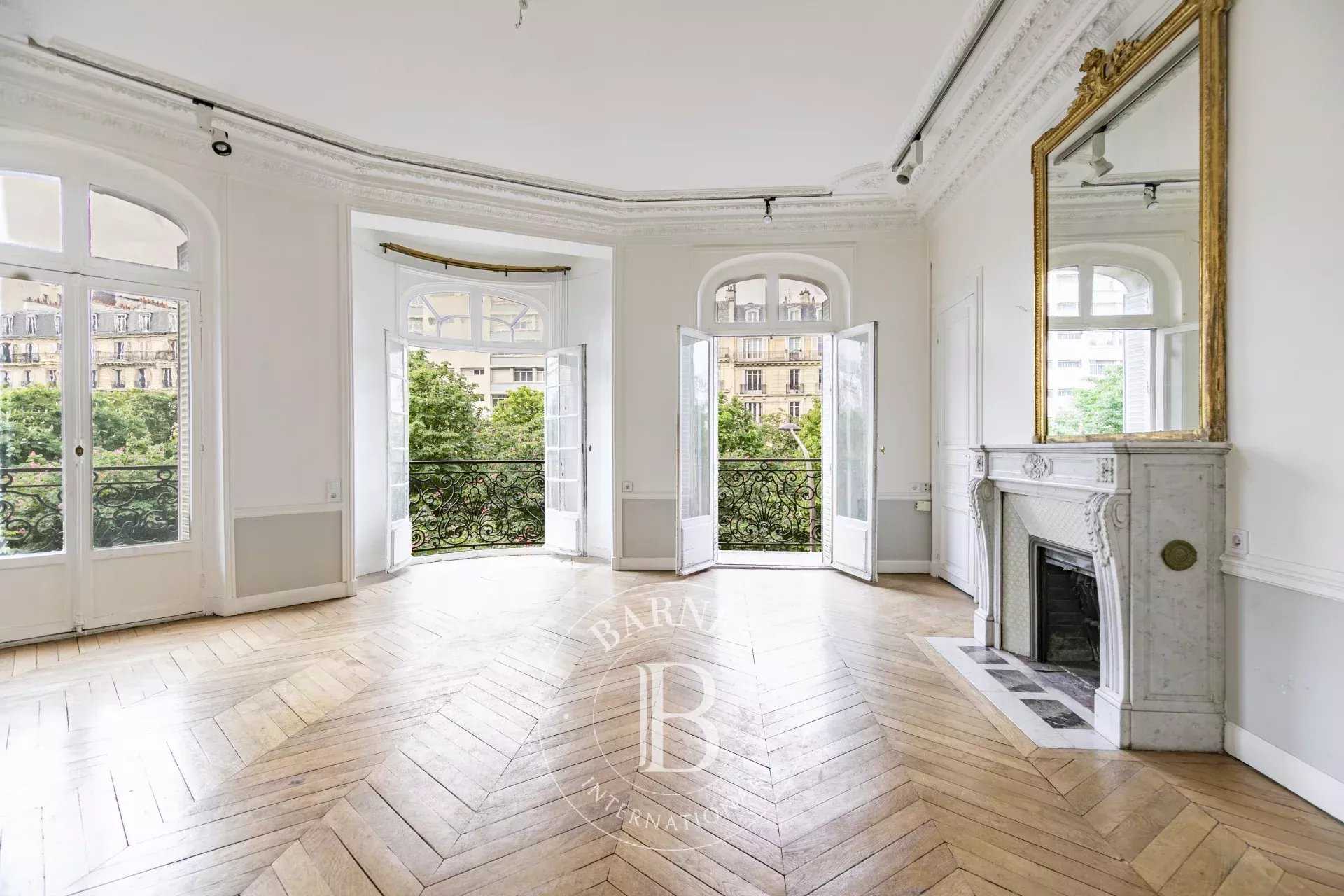 Paris  - Apartment 3 Bedrooms