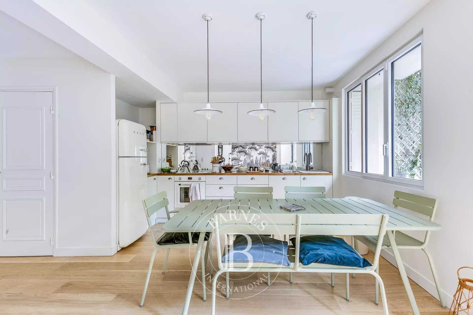 Paris  - Appartement 4 Pièces 2 Chambres