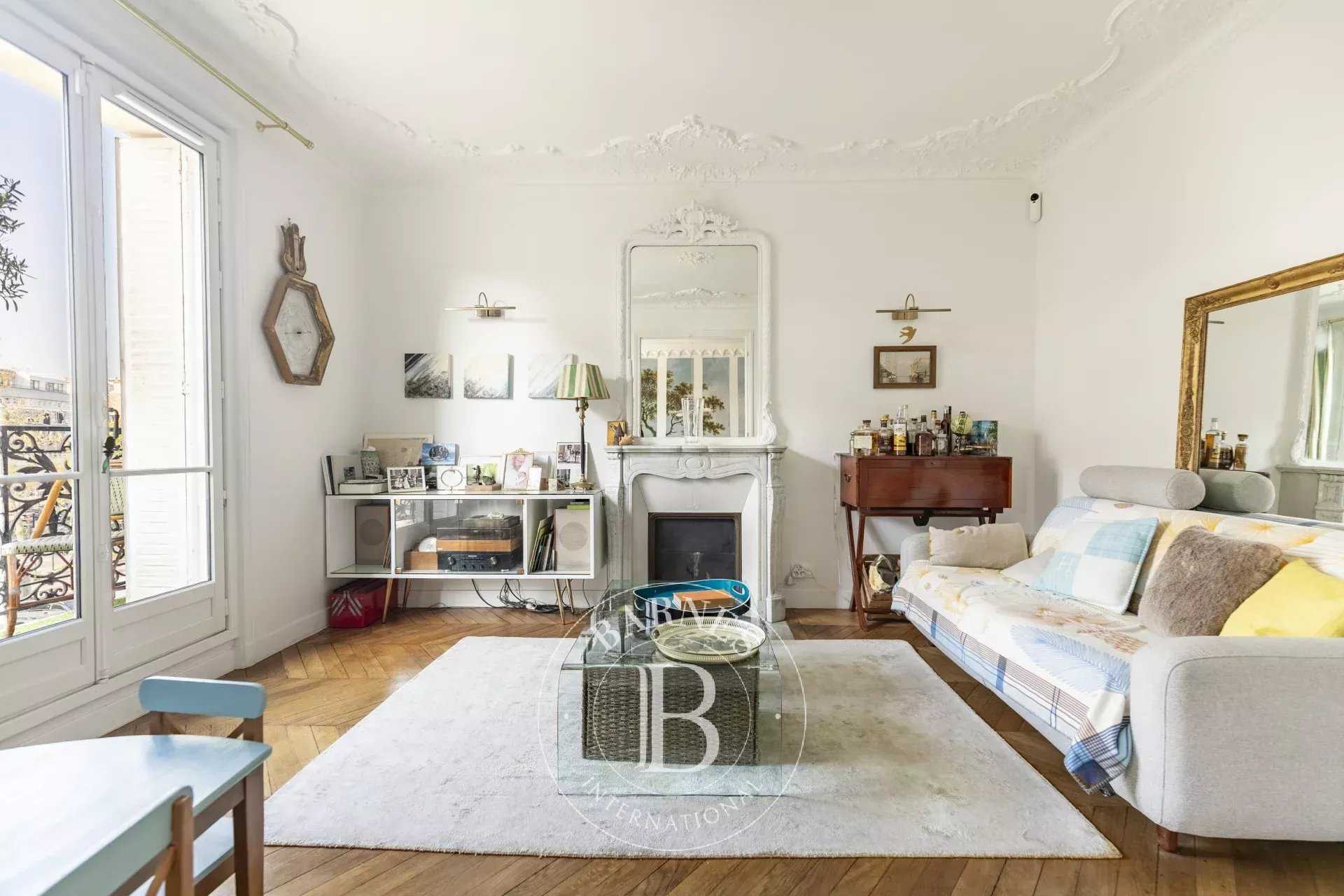 Paris  - Appartement 4 Pi&egrave;ces 2 Chambres