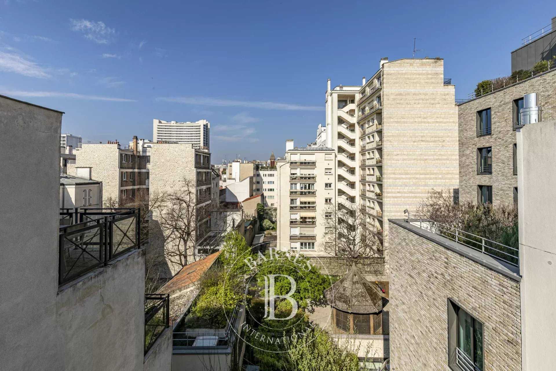 Paris  - Appartement 4 Pi&egrave;ces 3 Chambres