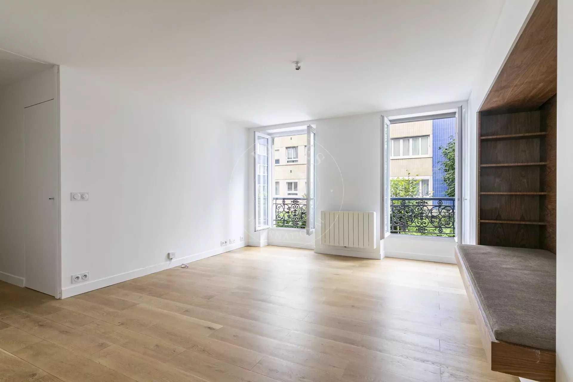 Paris  - Appartement 4 Pièces 3 Chambres