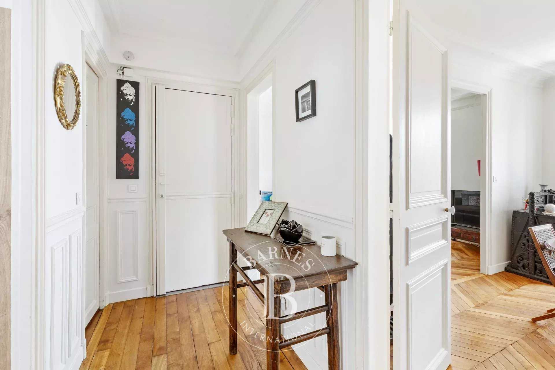 Paris  - Appartement 3 Pi&egrave;ces 2 Chambres