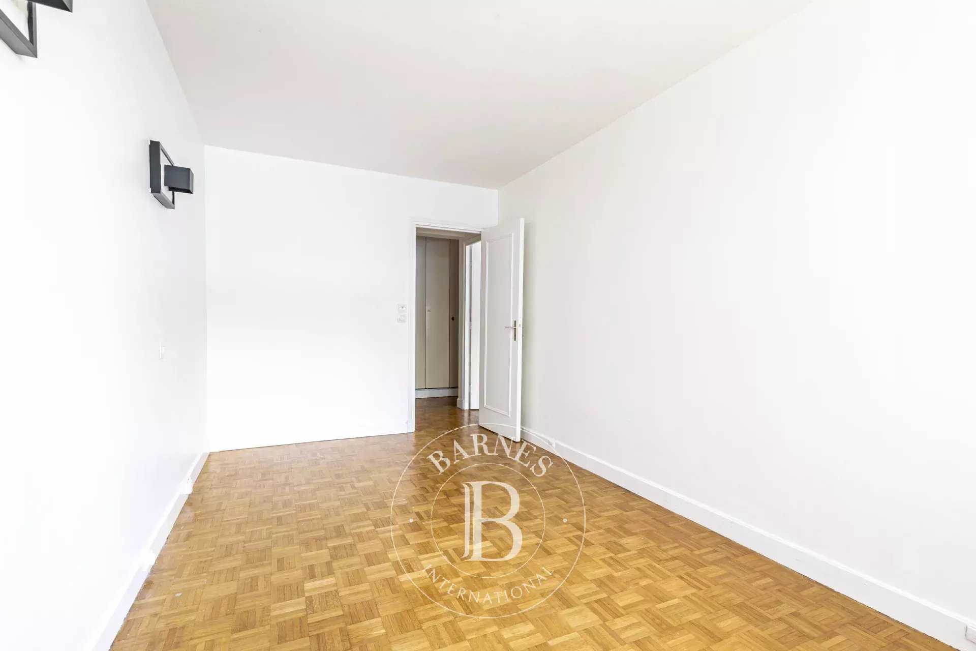 Paris  - Appartement 2 Pi&egrave;ces, 1 Chambre