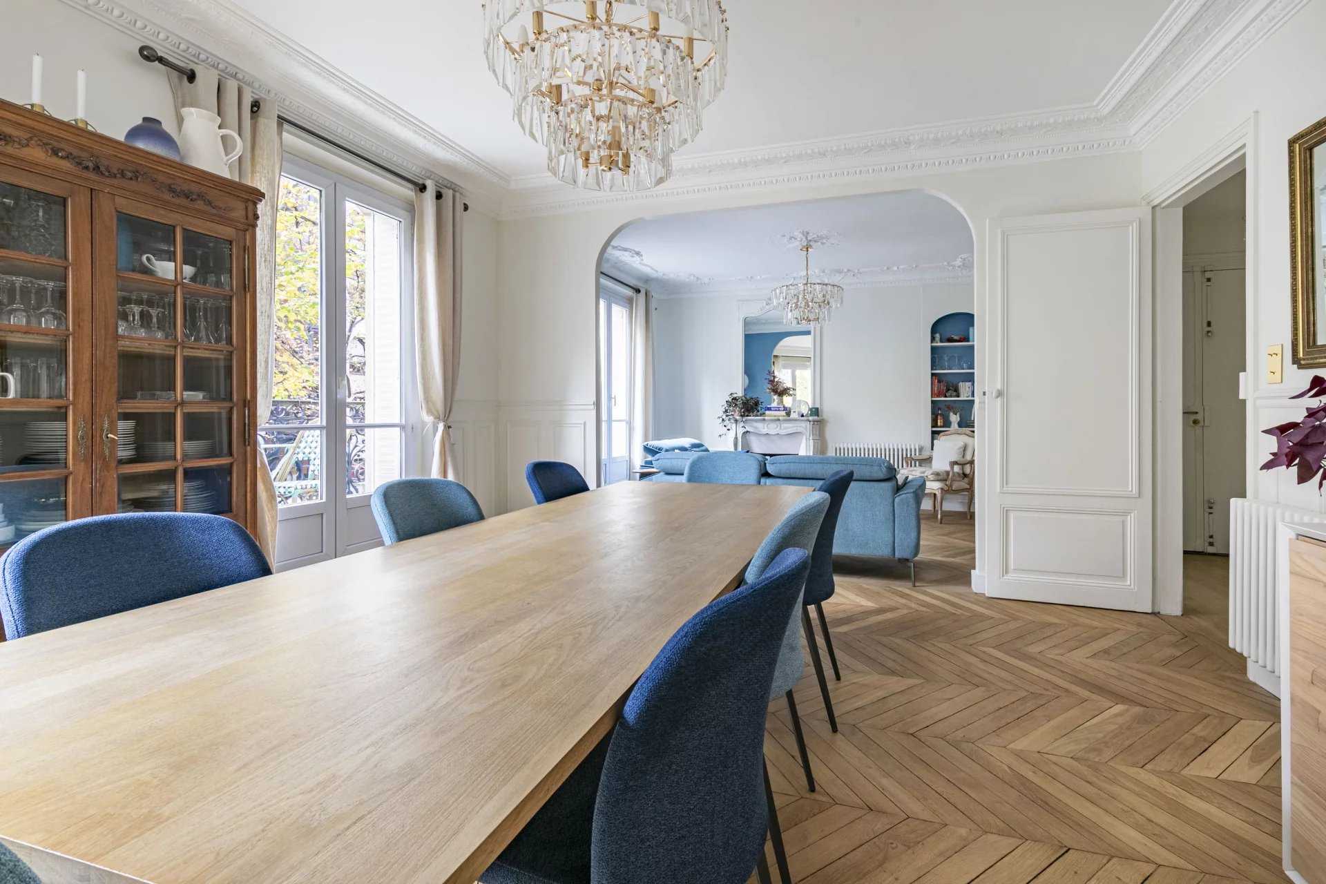 Paris  - Appartement 4 Pi&egrave;ces 2 Chambres