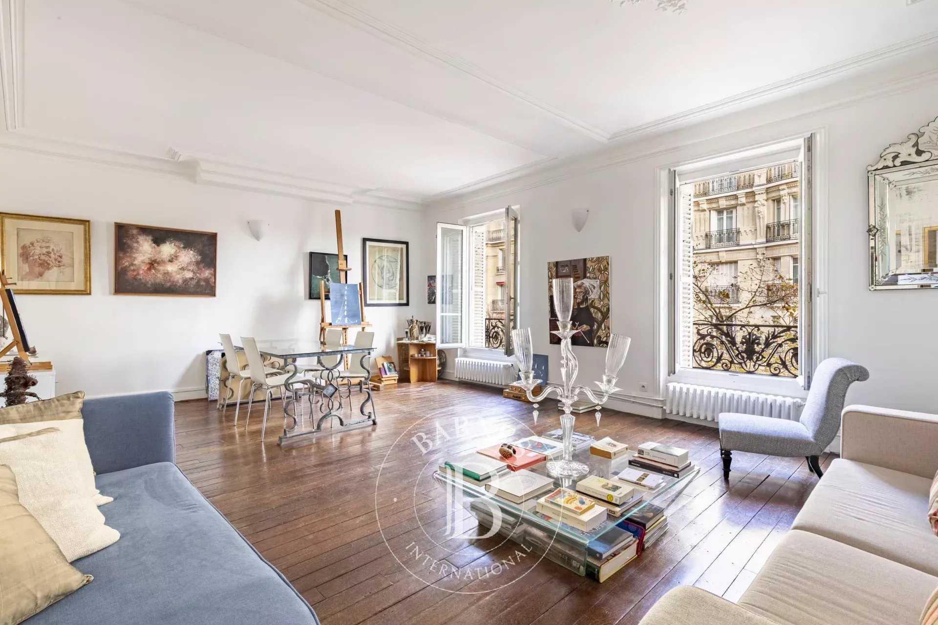 Paris  - Apartment 3 Bedrooms