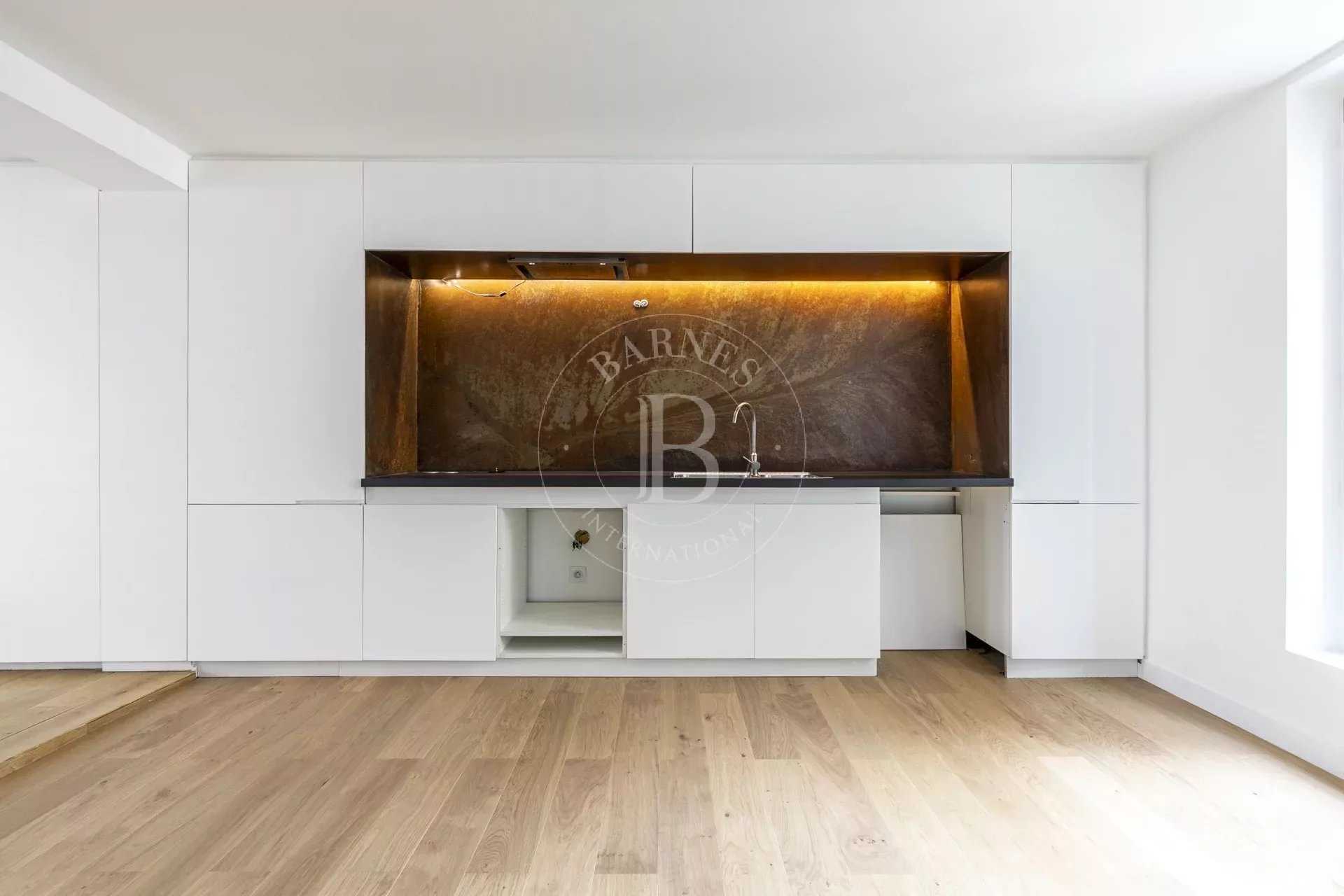 Paris  - Appartement 4 Pièces 3 Chambres