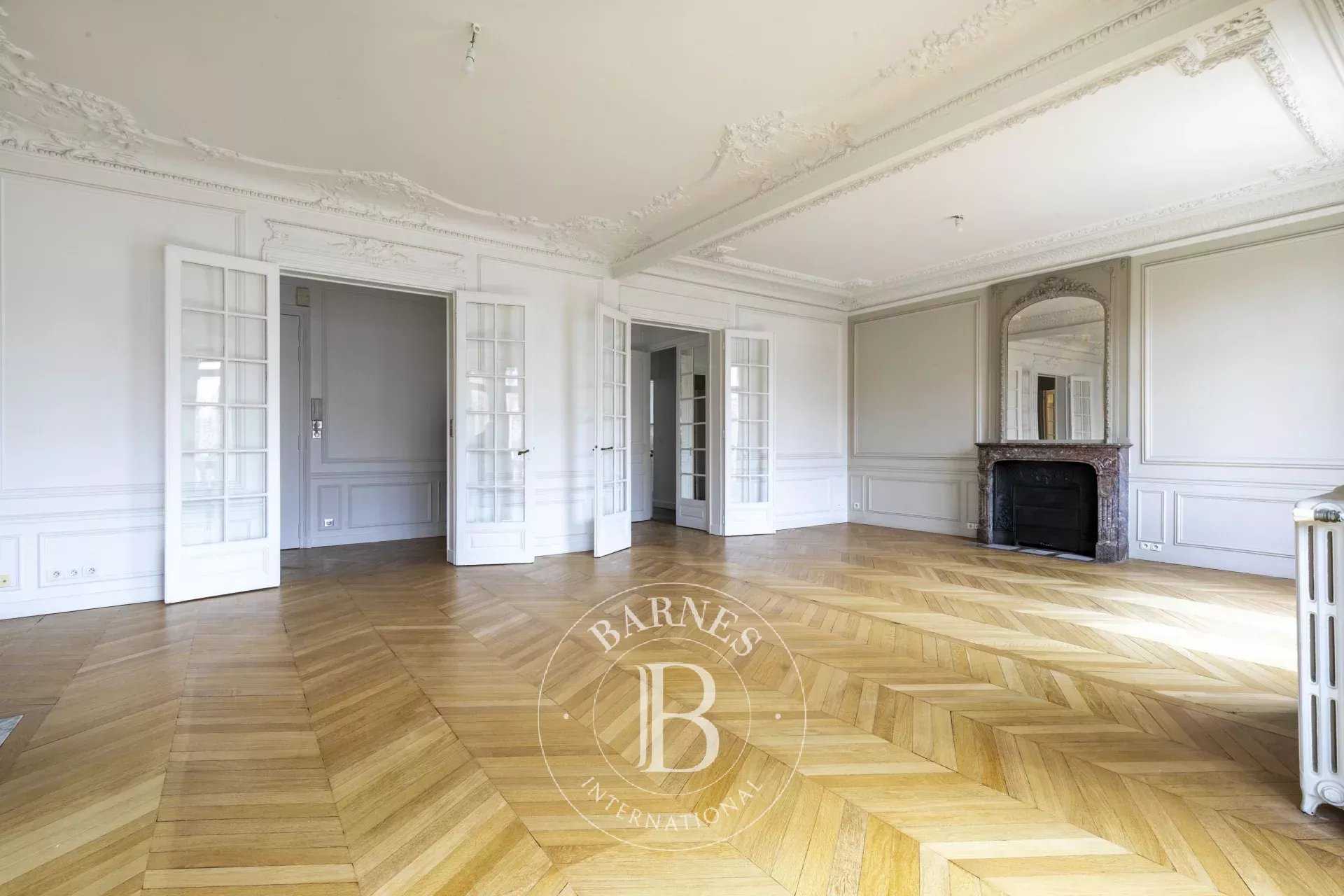 Paris  - Apartment 3 Bedrooms