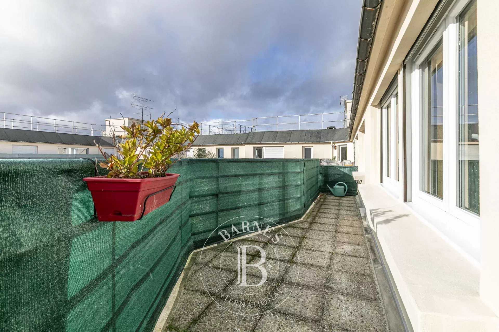 Paris  - Appartement 2 Pièces, 1 Chambre