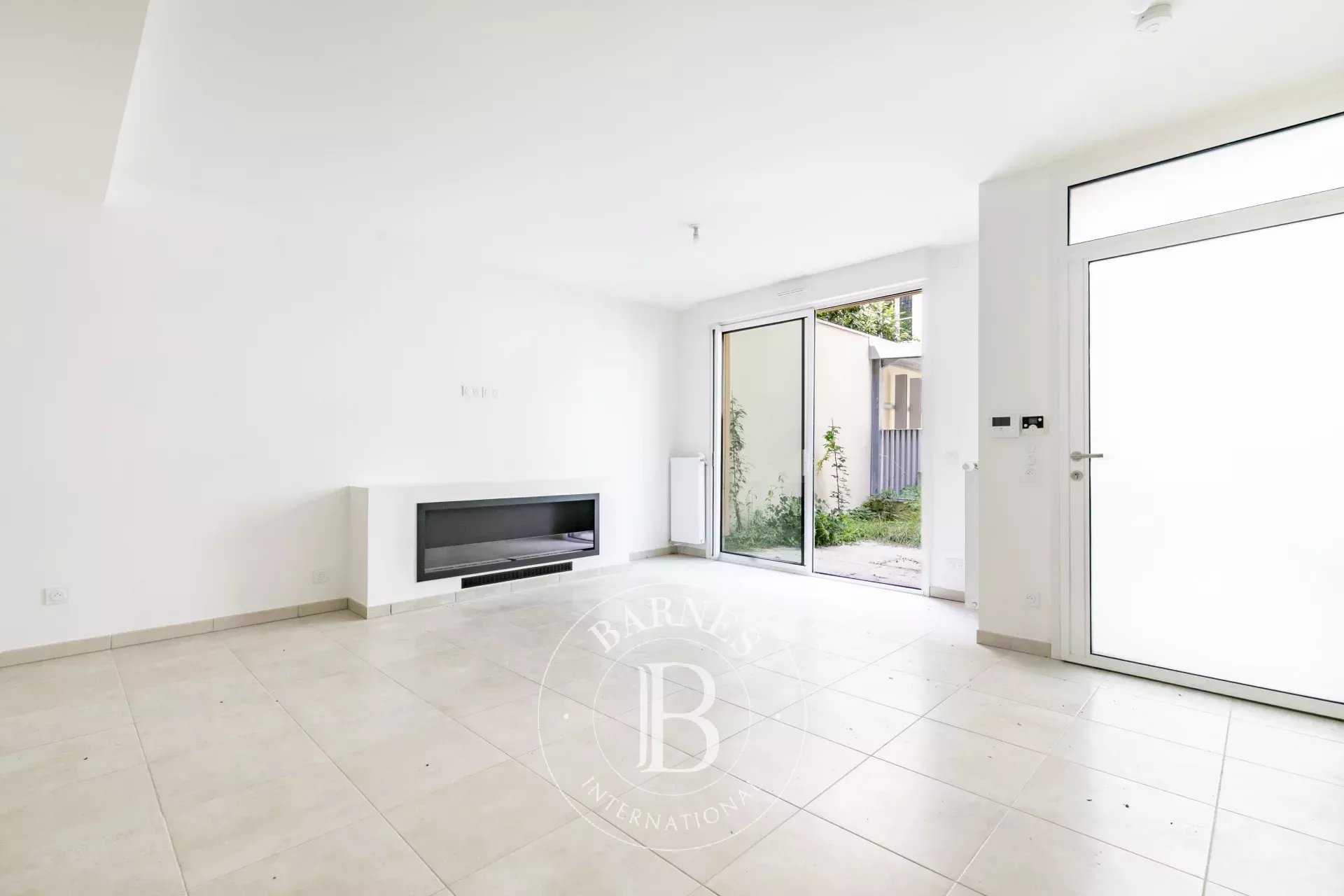 Paris  - House 4 Bedrooms