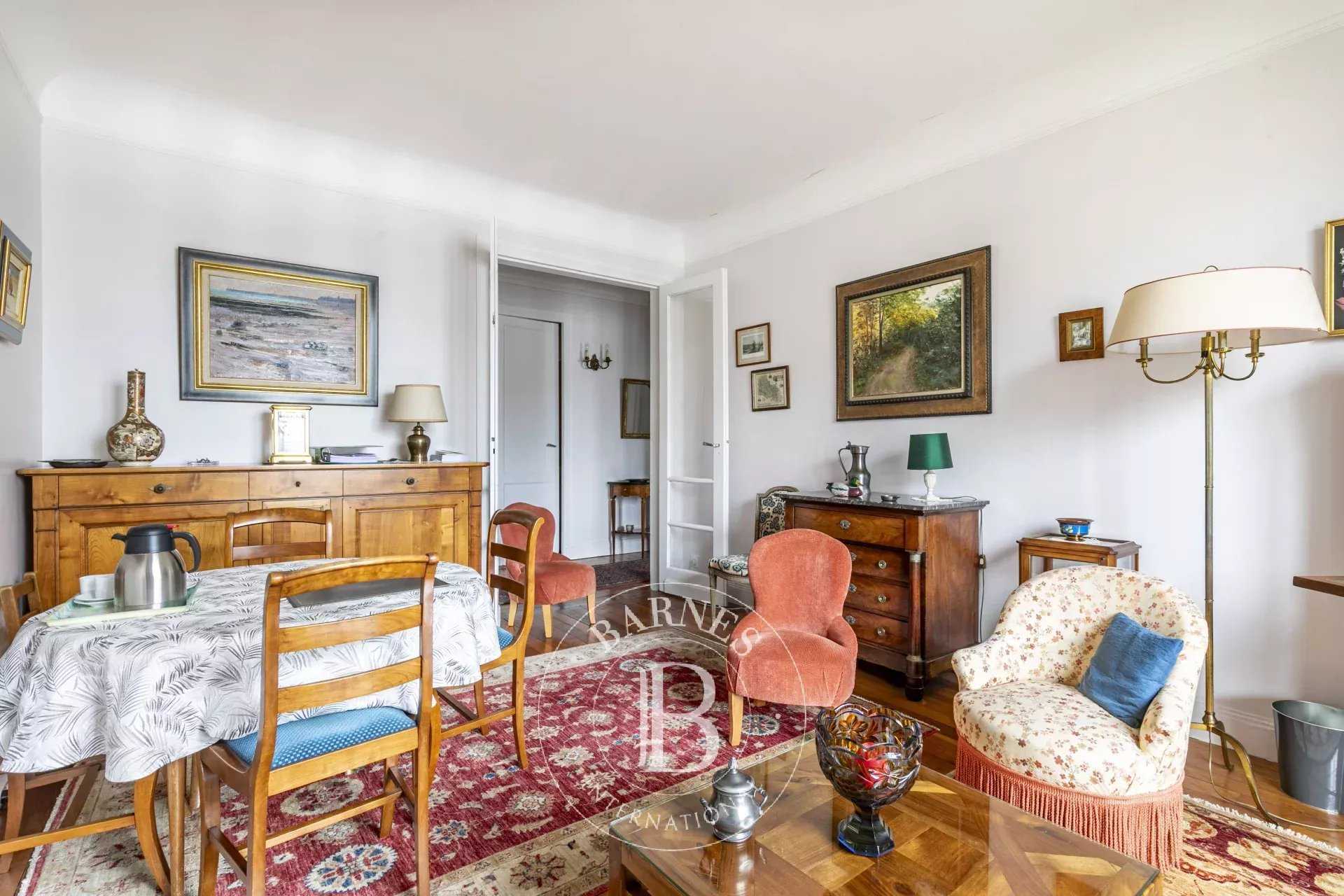 Paris  - Appartement 3 Pièces, 1 Chambre