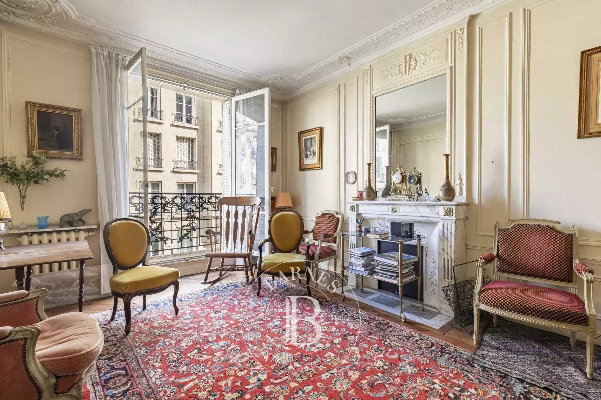 Paris  - Appartement 4 Pi&egrave;ces 2 Chambres