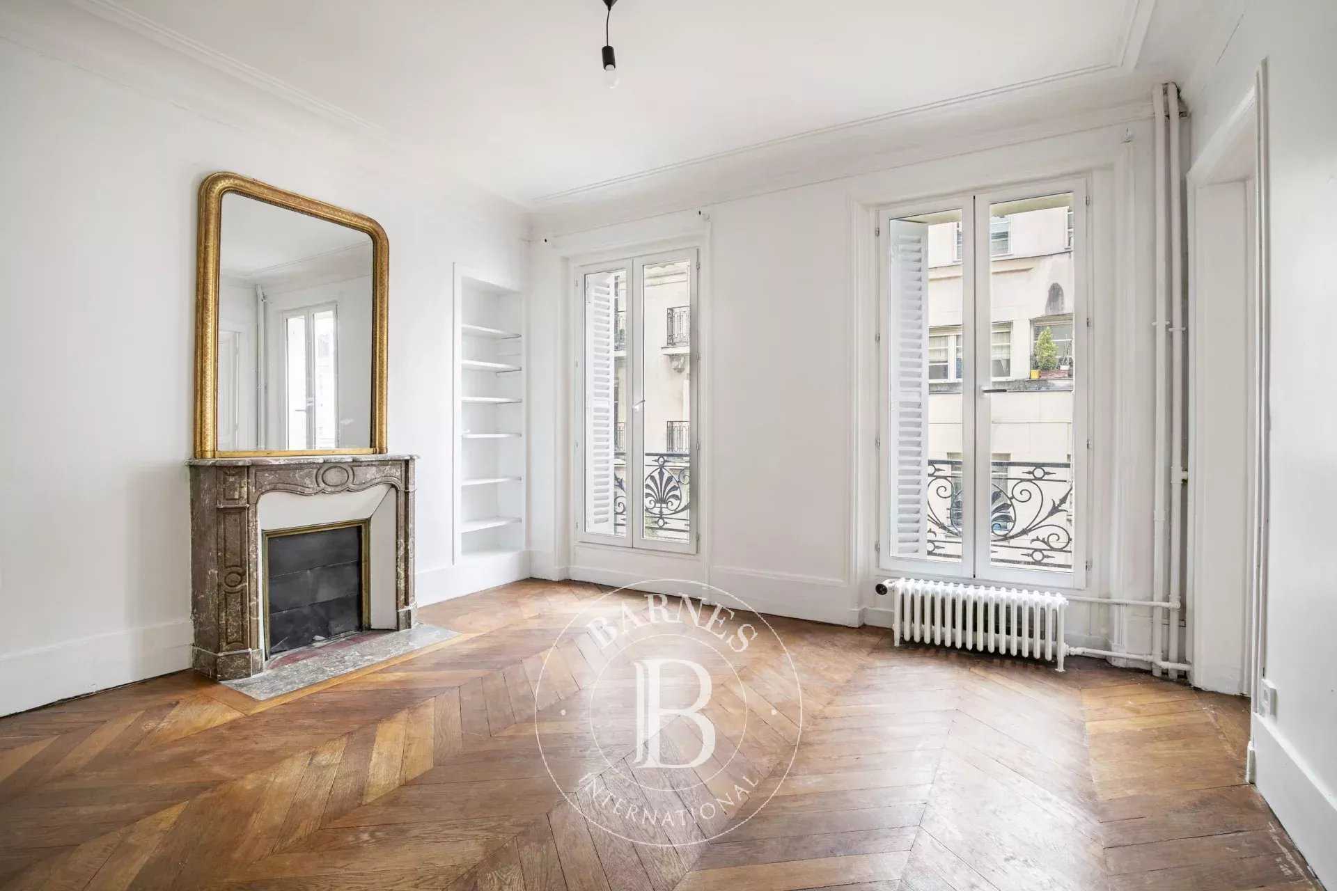 Paris  - Appartement 4 Pi&egrave;ces 3 Chambres