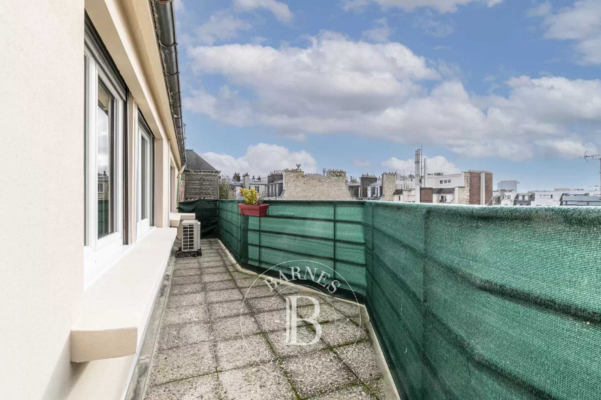 Paris  - Appartement 2 Pièces, 1 Chambre