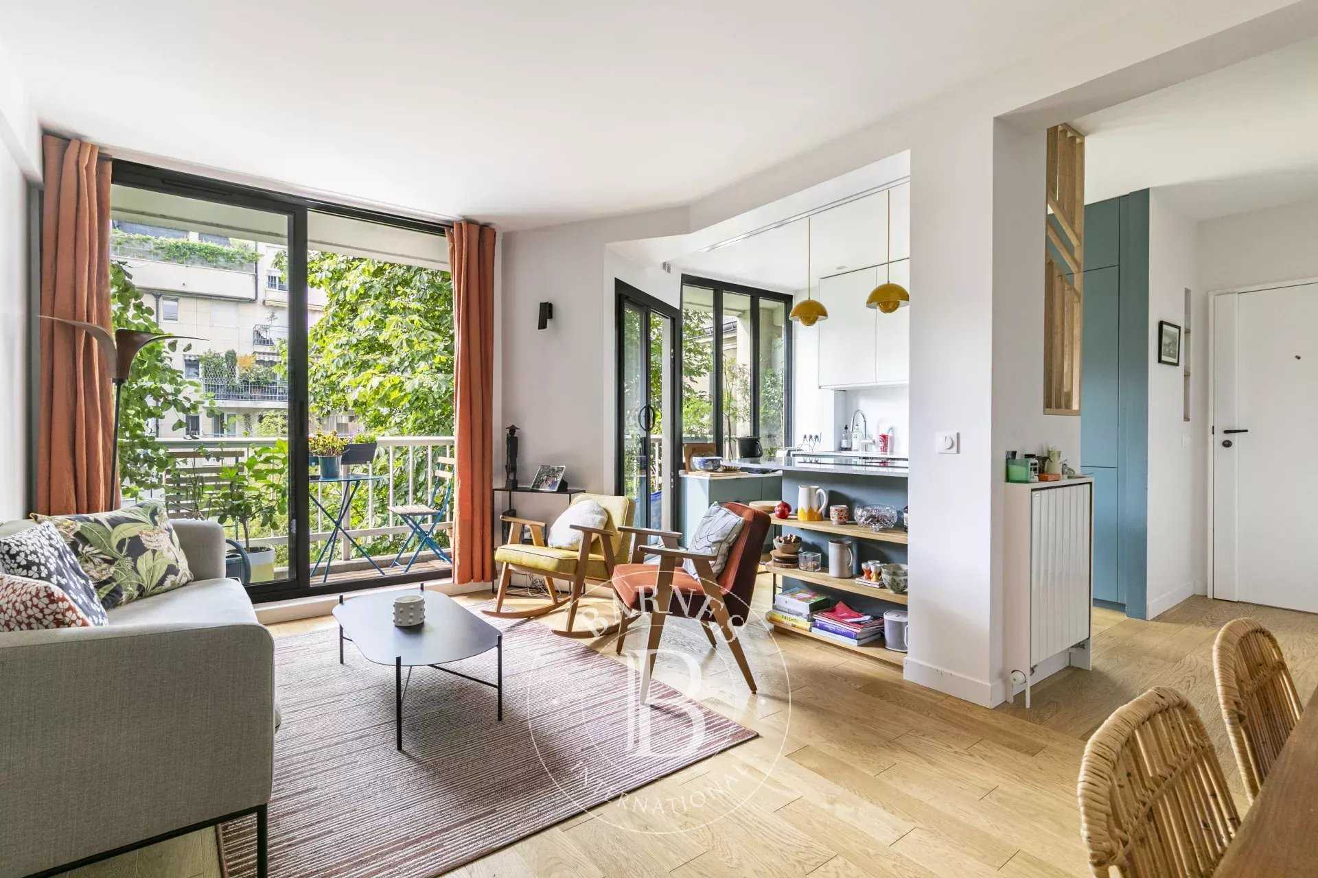 Paris  - Appartement 3 Pièces 2 Chambres