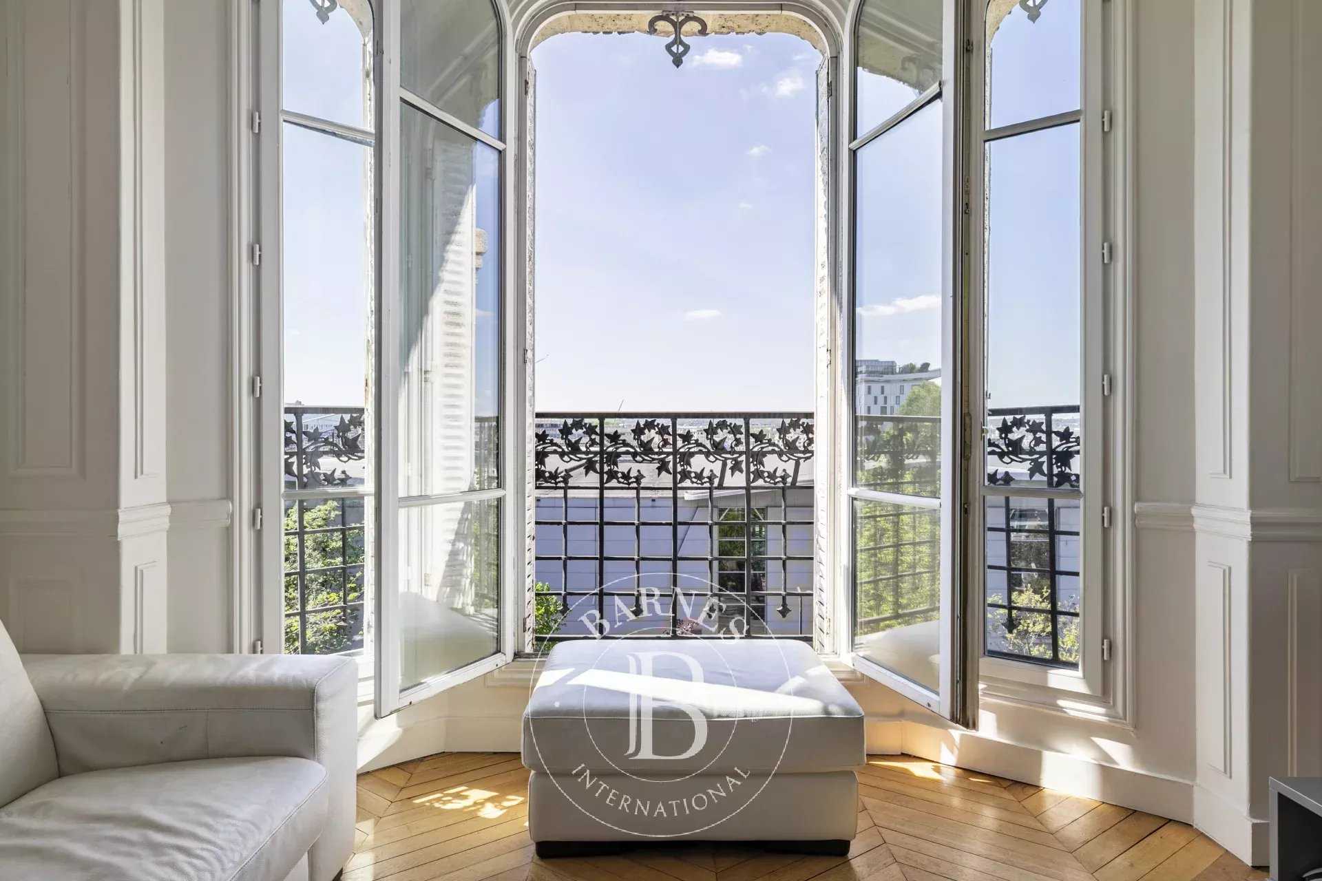 Paris  - Apartment 3 Bedrooms