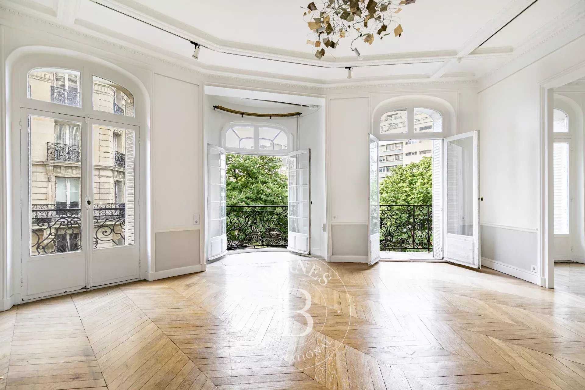 Paris  - Apartment 3 Bedrooms