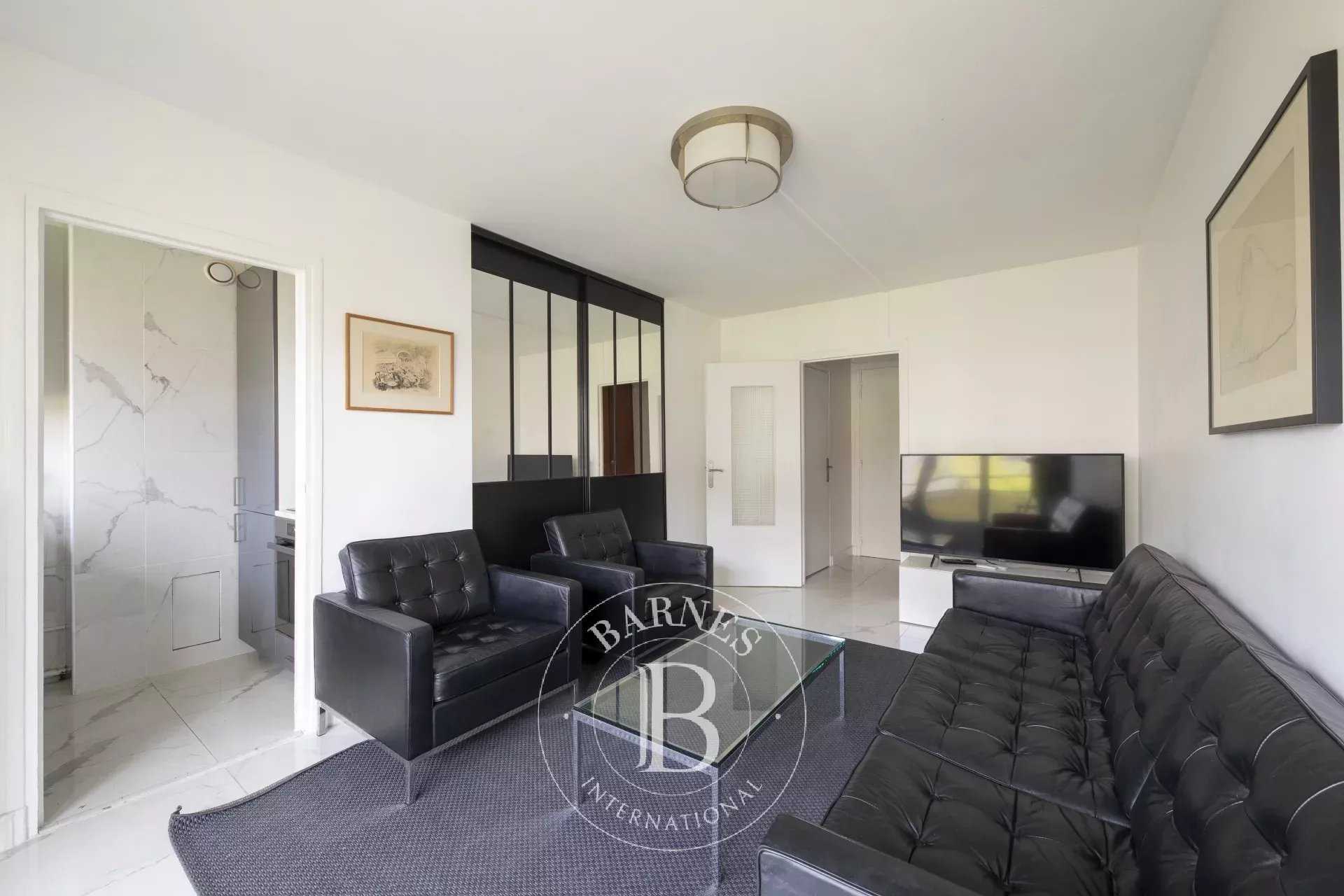 Paris  - Appartement 1 Pièce, 1 Chambre