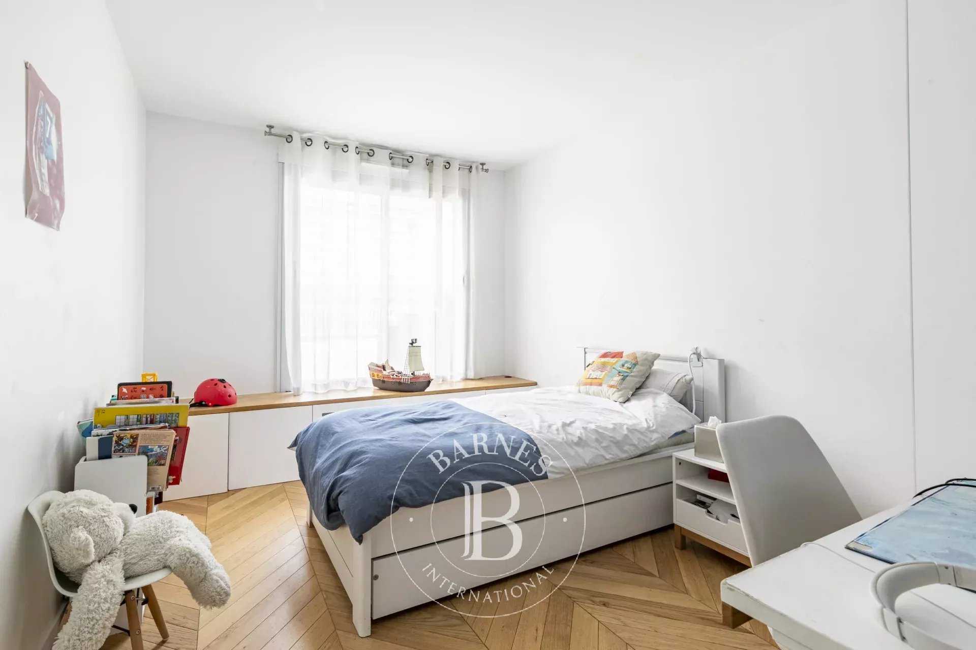 Paris  - Apartment 3 Bedrooms
