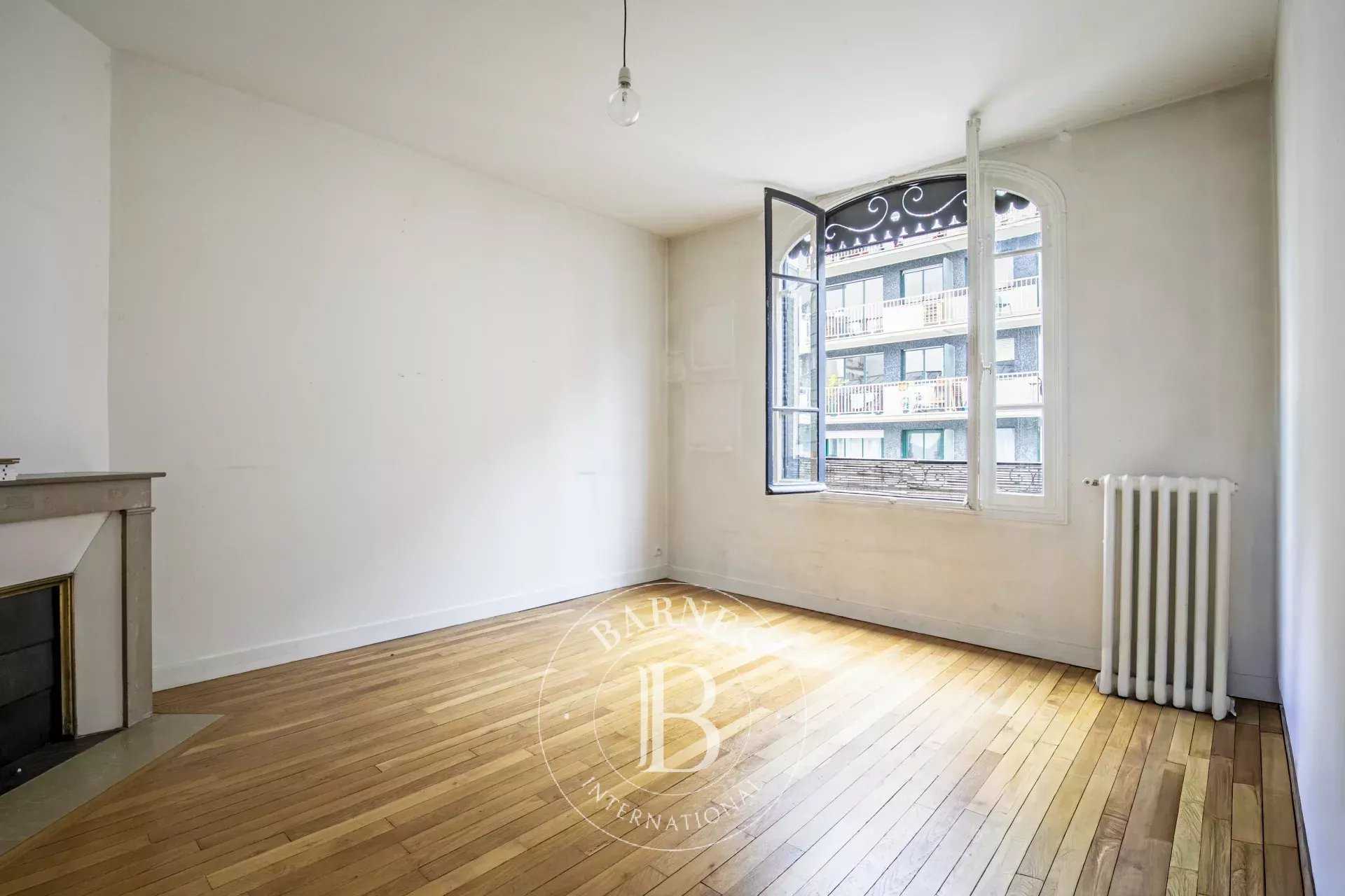 Paris  - House 6 Bedrooms