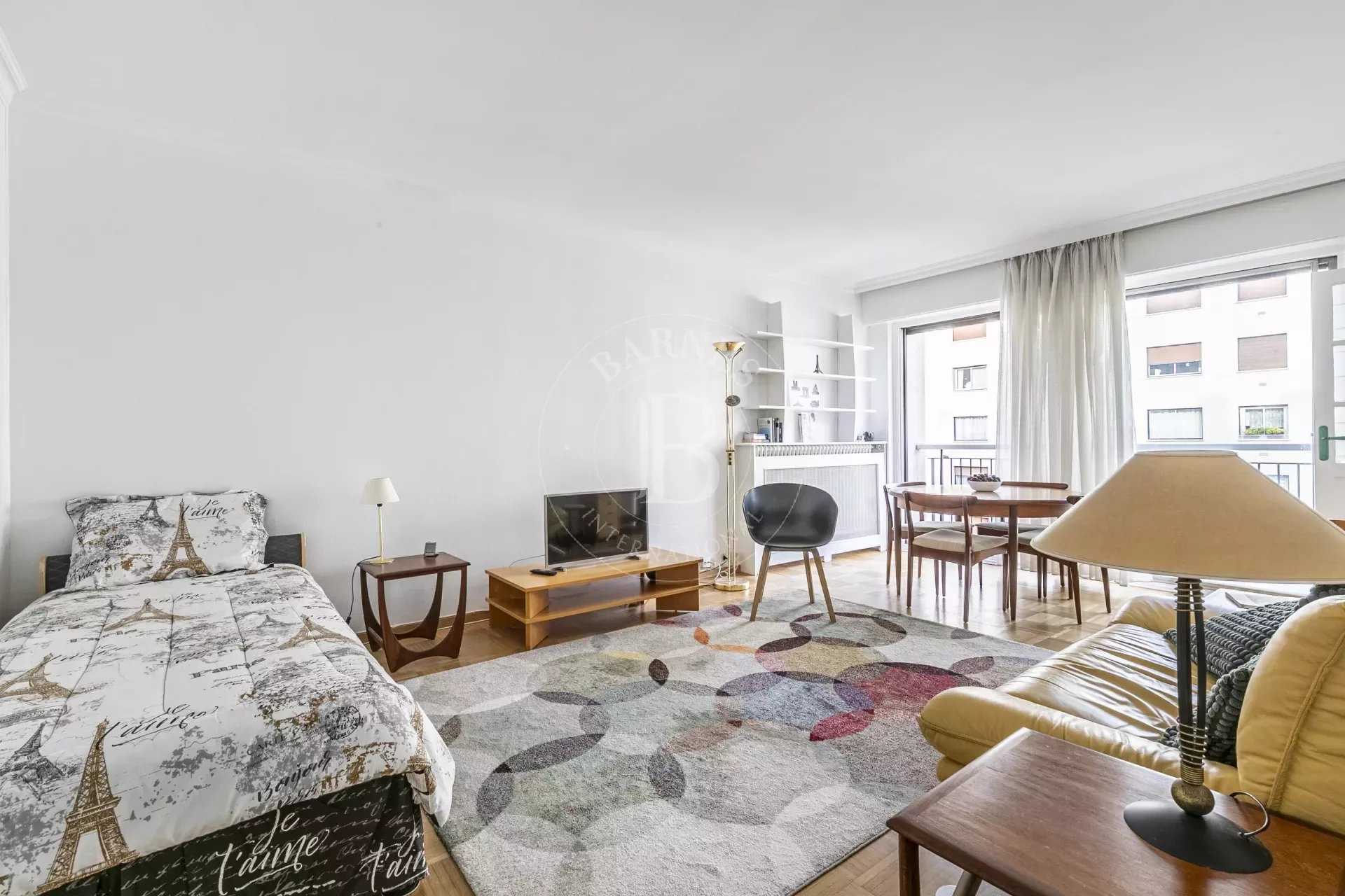 Paris  - Appartement 1 Pièce, 1 Chambre