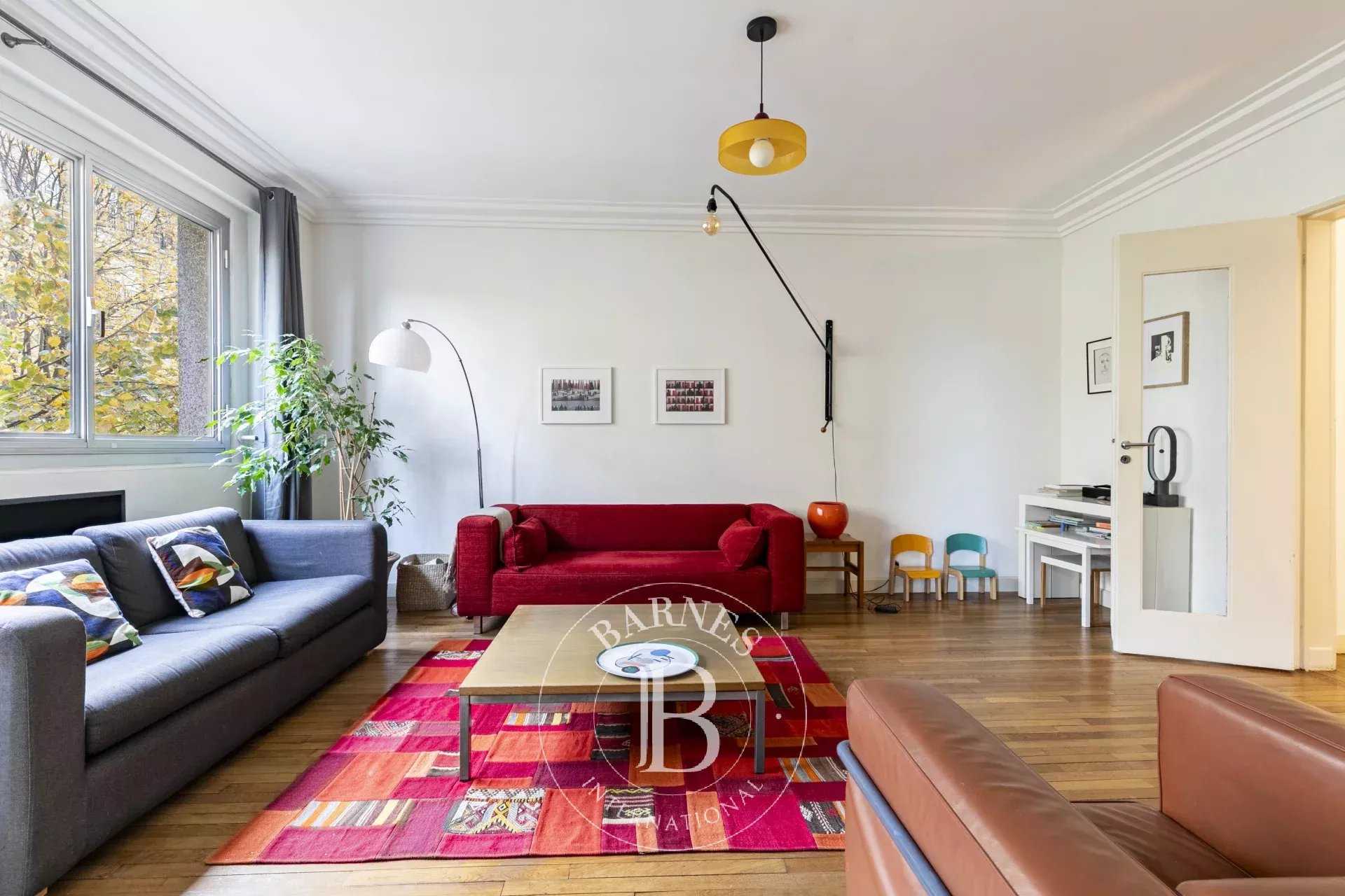 Paris  - Appartement 5 Pièces 3 Chambres