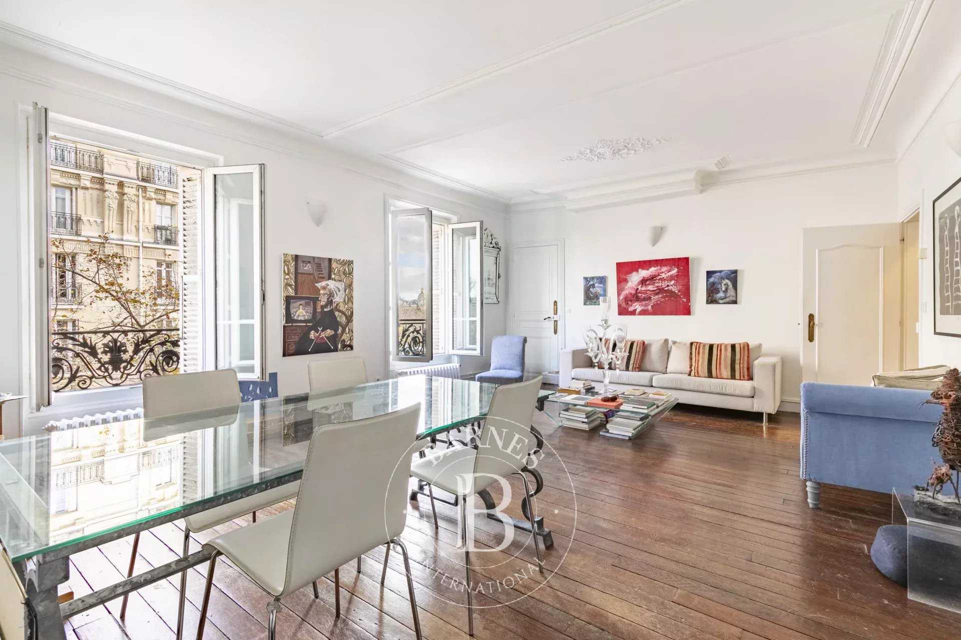 Paris  - Apartment 3 Bedrooms