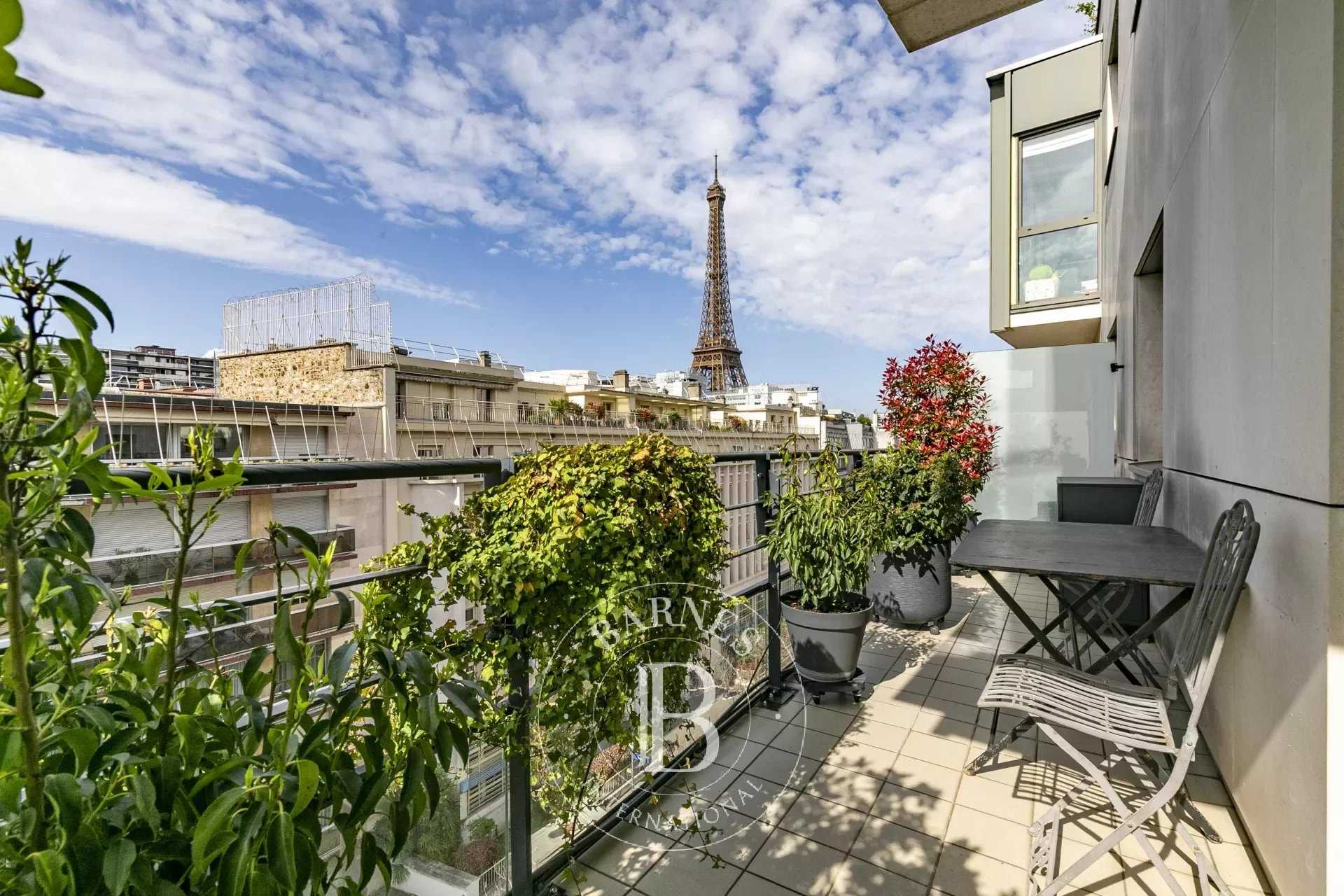 Apartment Paris 75015  -  ref 84524411 (picture 1)