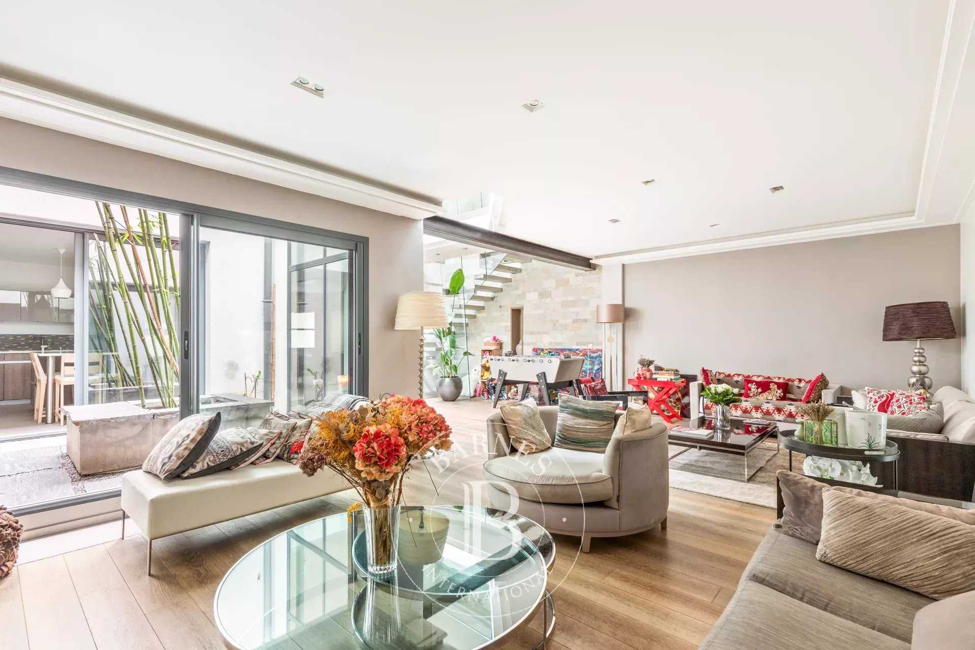 Maison Paris 75015  -  ref 85710298 (picture 1)