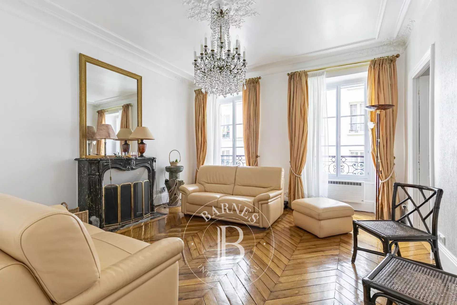 Apartment Paris 75015  -  ref 85838237 (picture 1)