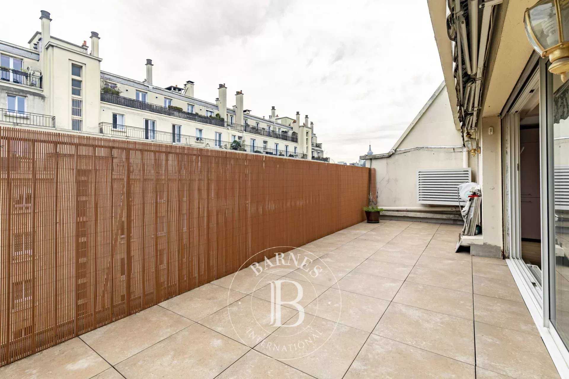 Paris  - Appartement 2 Pièces, 1 Chambre