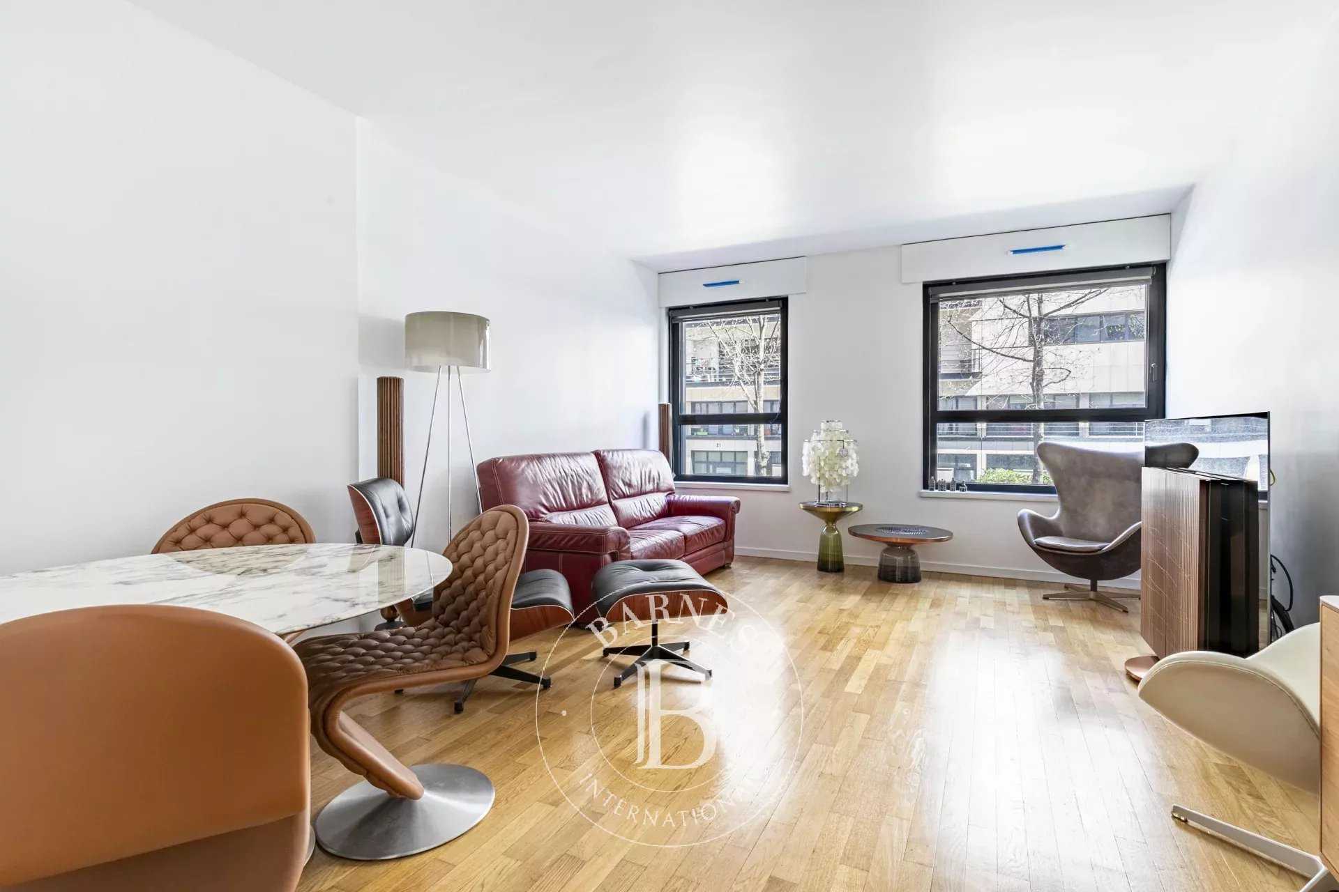 Apartment Paris 75015  -  ref 85779318 (picture 1)