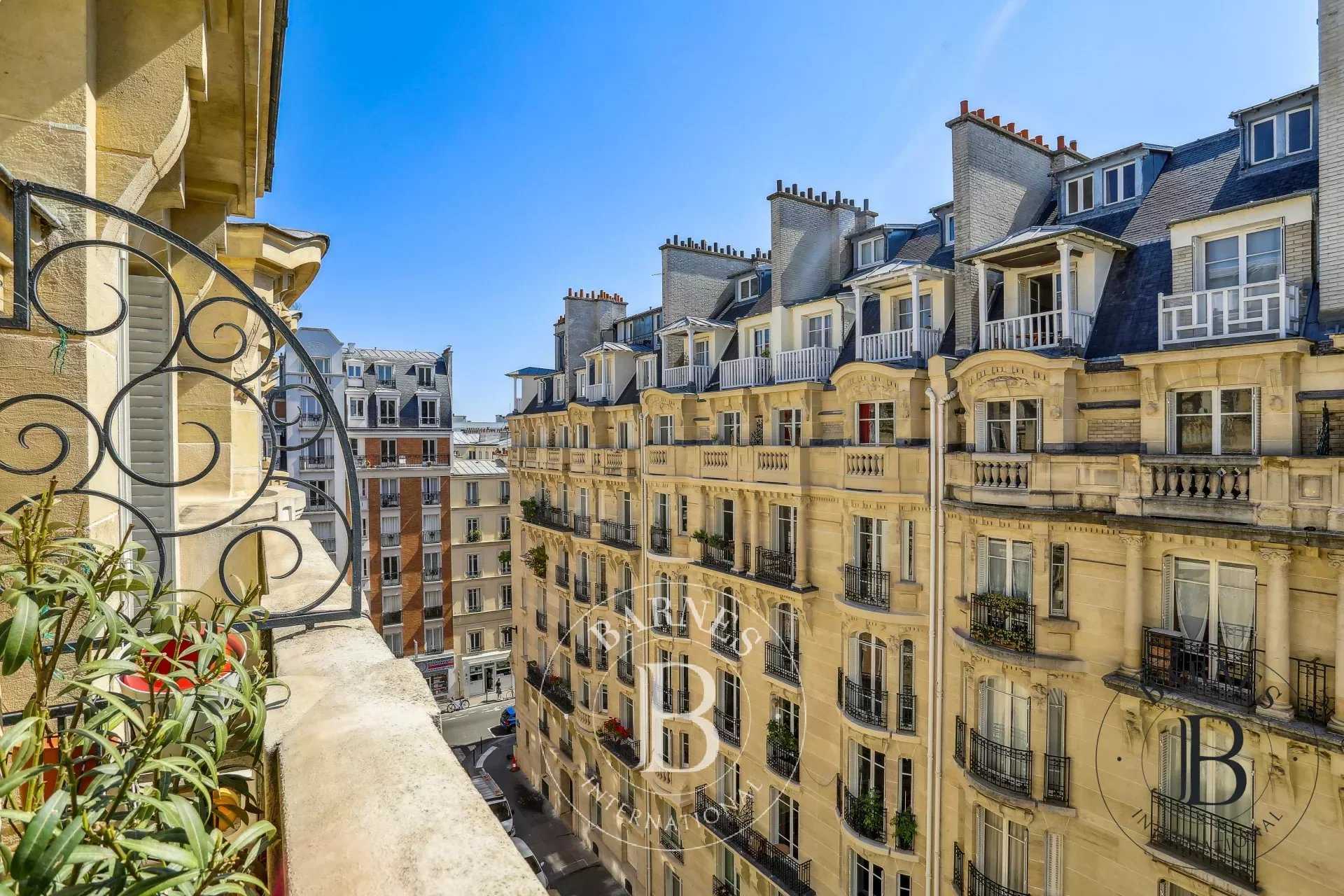 Apartment Paris 75015  -  ref 82588058 (picture 1)