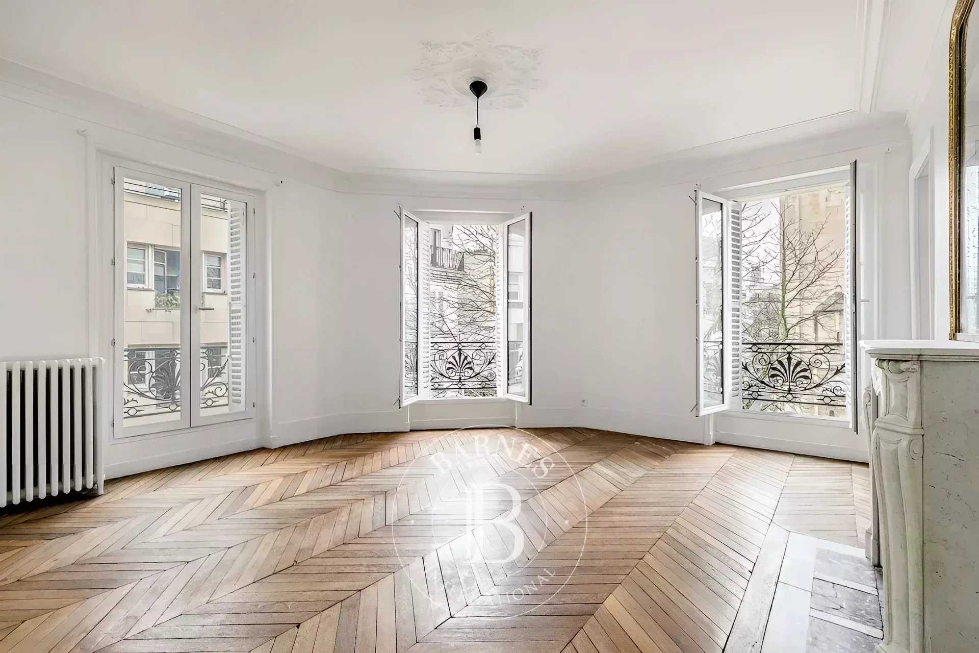 Paris  - Appartement 4 Pi&egrave;ces 3 Chambres