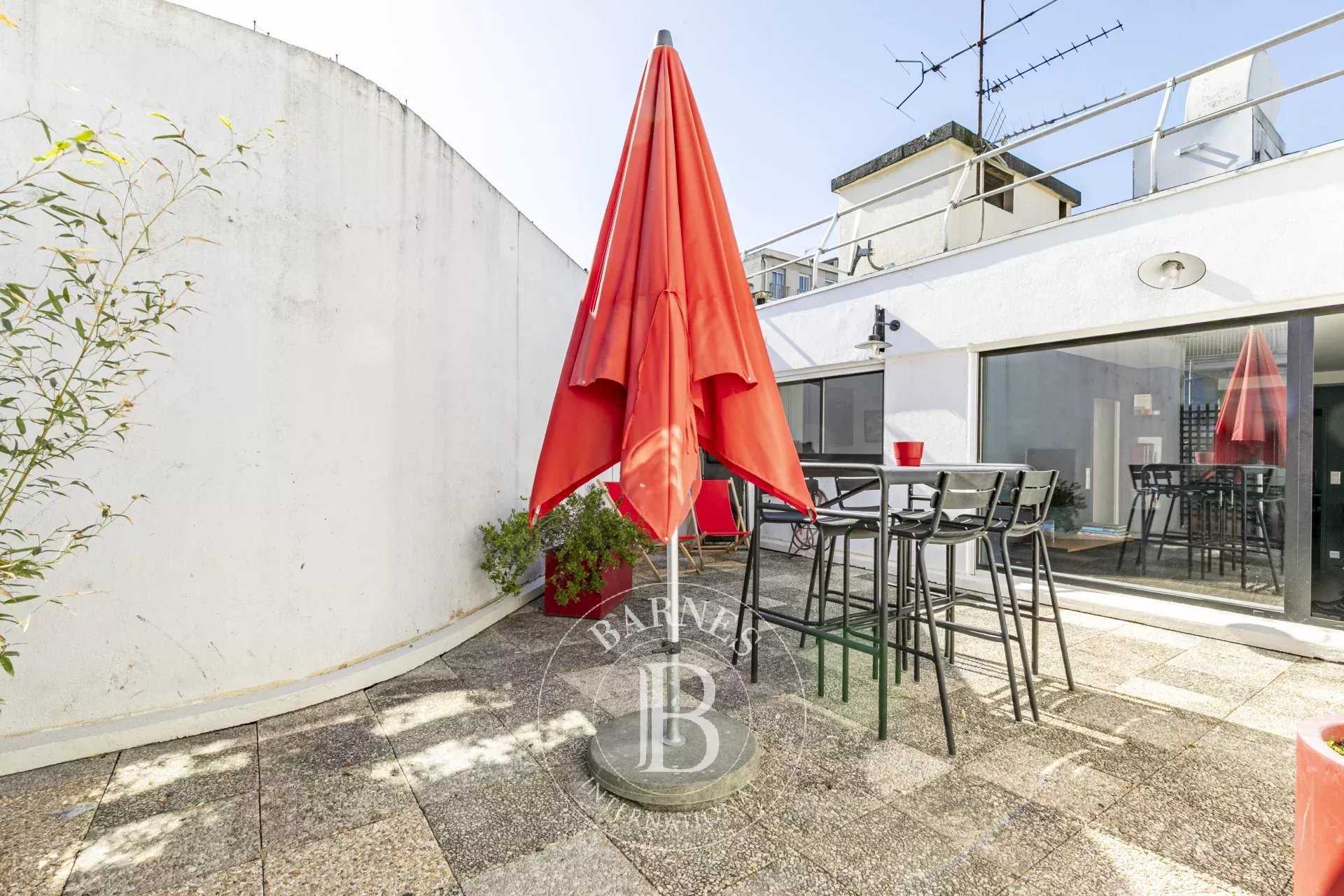 Appartement Paris 75015  -  ref 85748268 (picture 1)