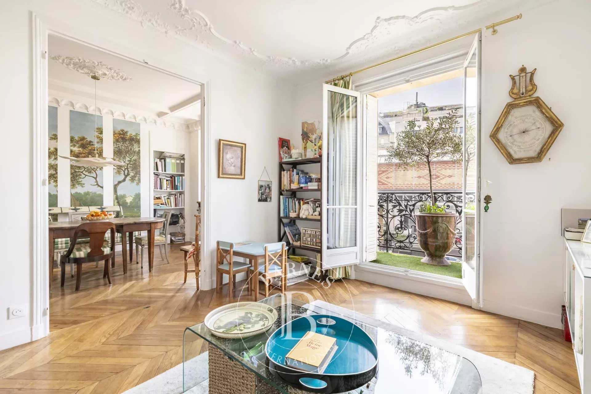 Paris  - Appartement 4 Pi&egrave;ces 2 Chambres