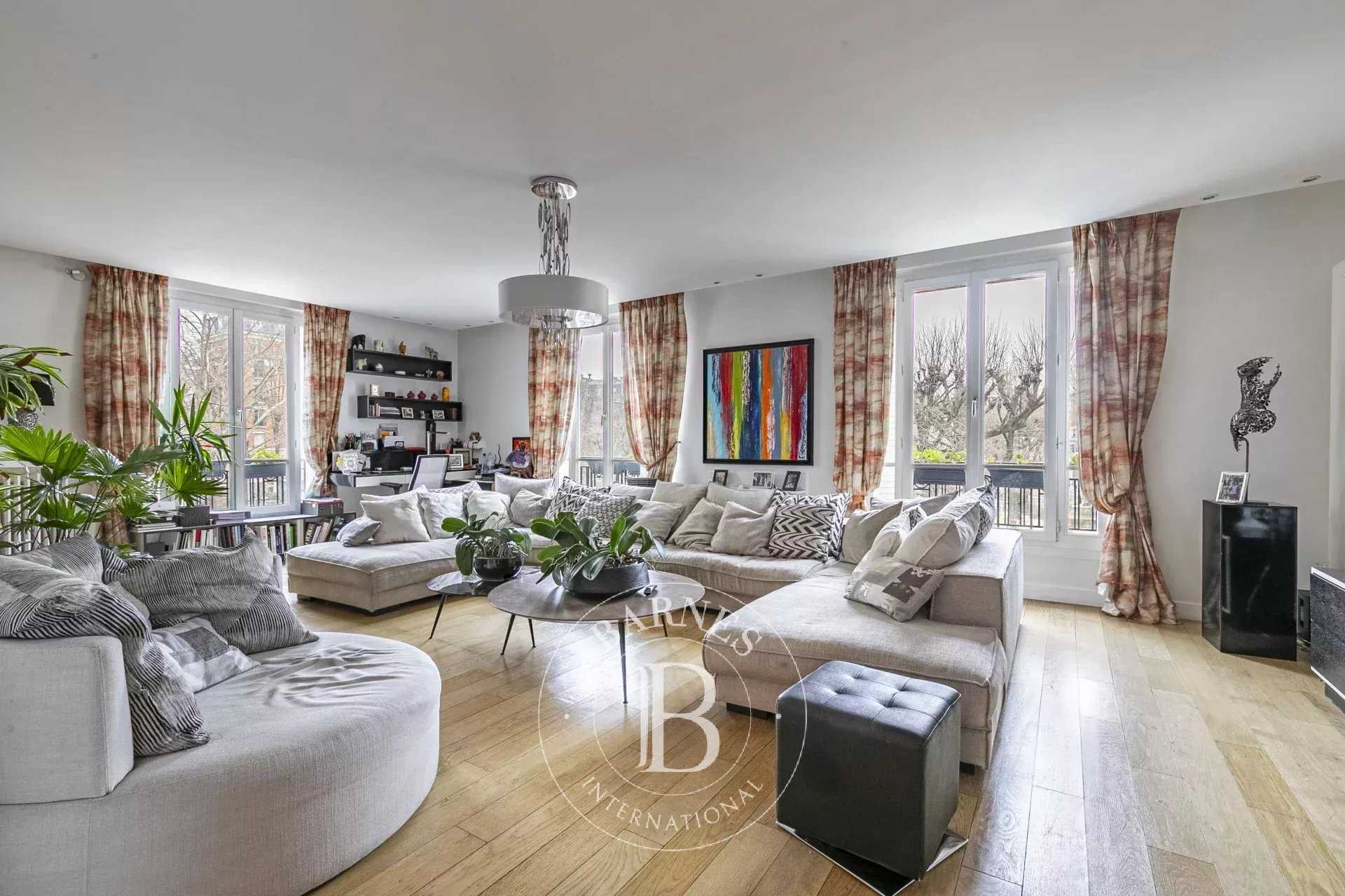 Appartement Paris 75015  -  ref 85984700 (picture 1)