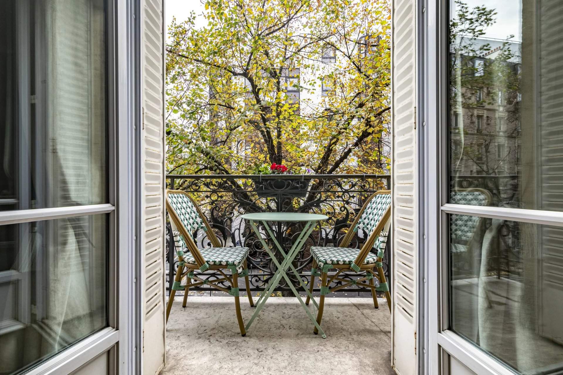 Paris  - Appartement 4 Pi&egrave;ces 2 Chambres - picture 1