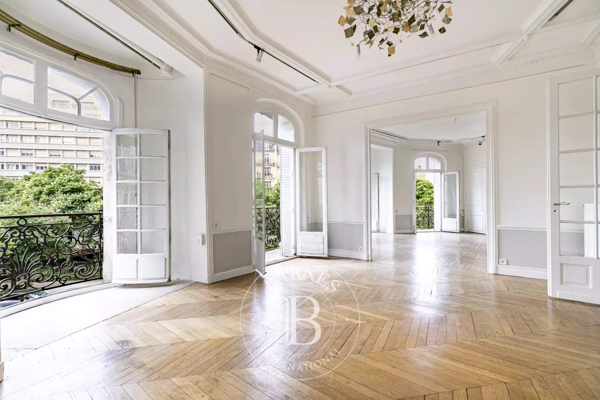 Paris  - Apartment 3 Bedrooms - picture 1
